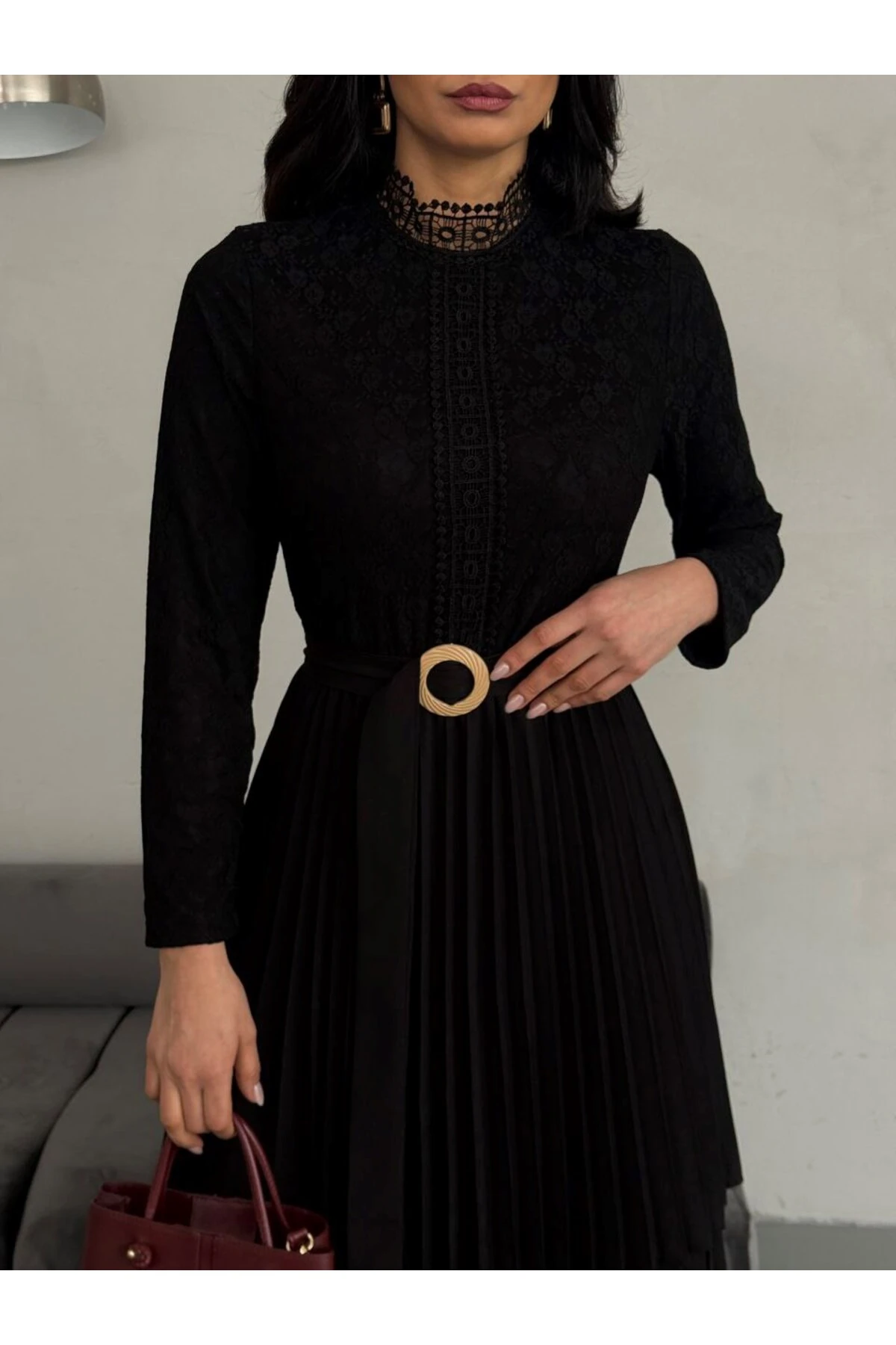 Krep Kumaş Dantel Detaylı Kemerli Elbise (Astarlı)