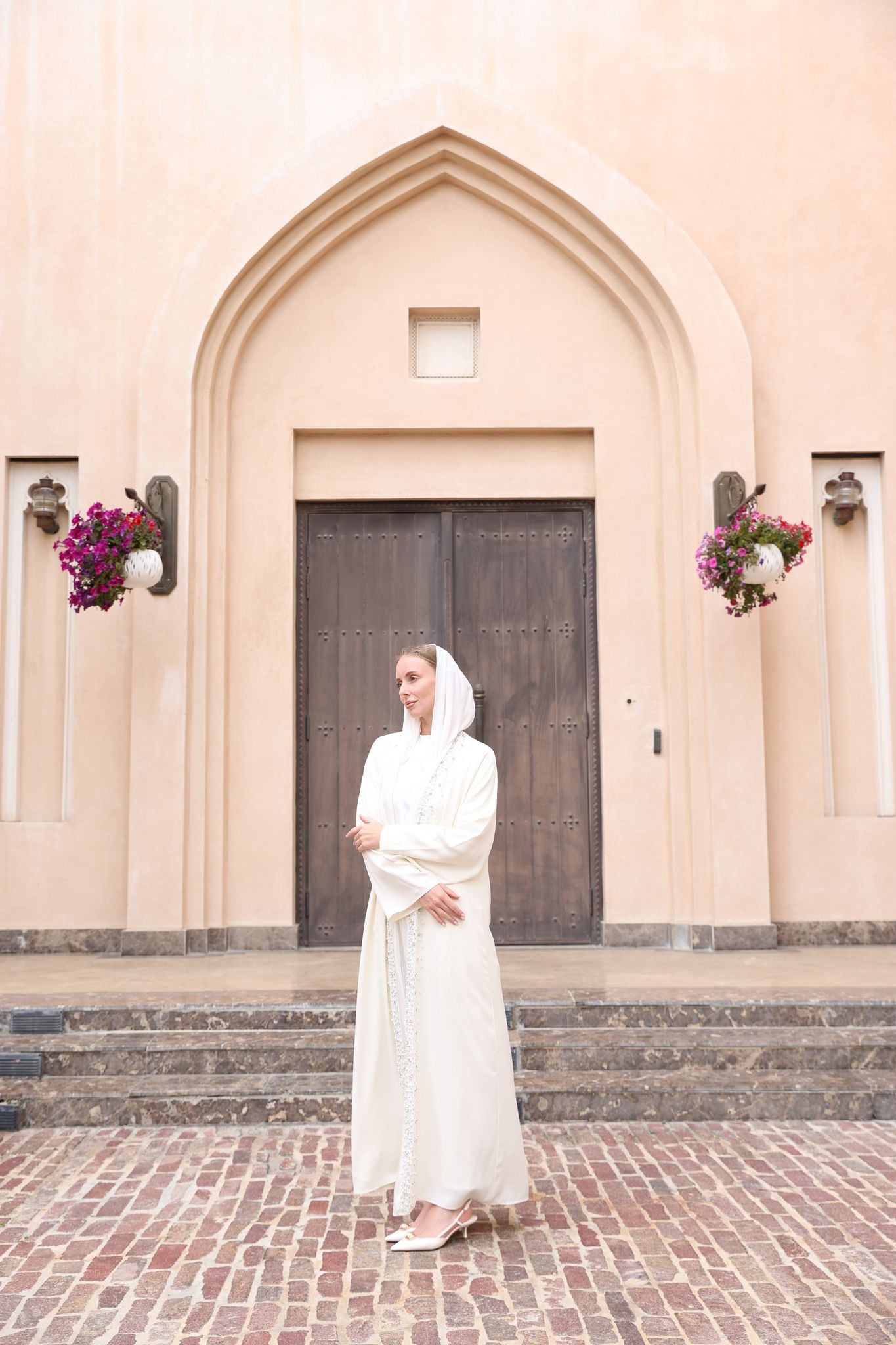İnci Detaylı Beyaz Abaya