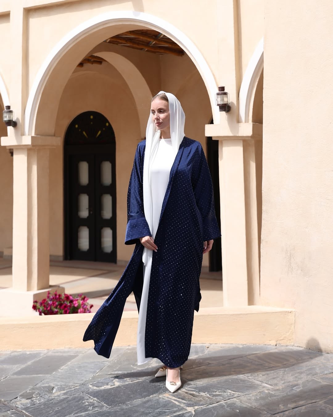 Nokta Yıldız Desenli Abaya