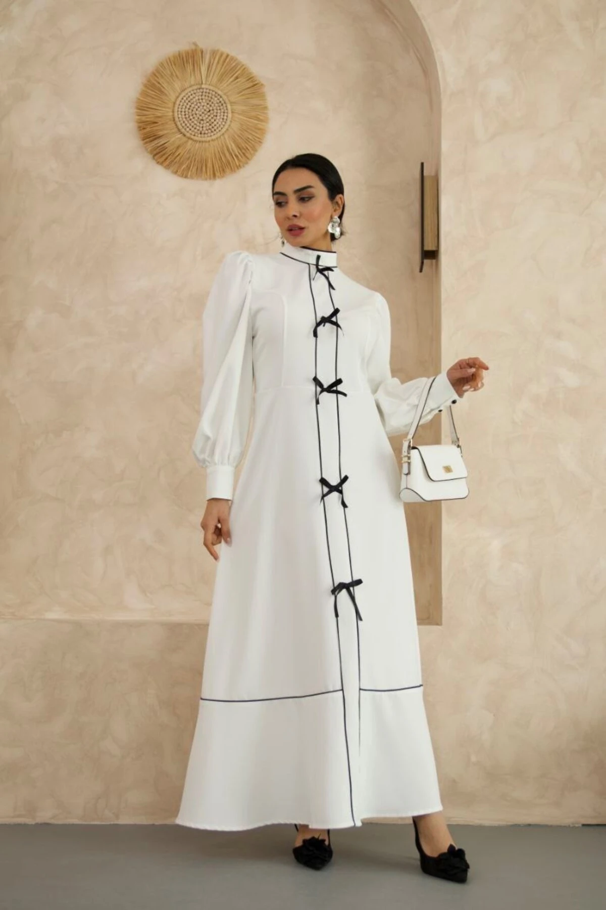 Fiyonklu Atlas Kumaş Uzun Elbise image