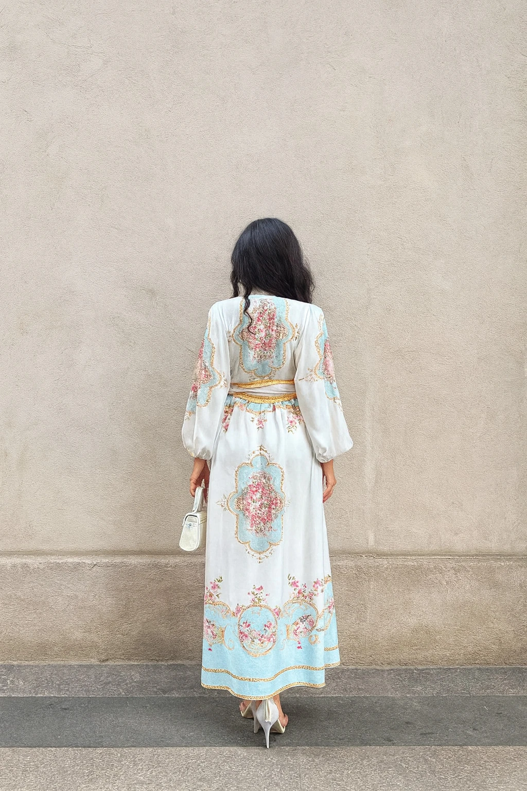 Şifon Kumaş & Atlas Kumaş Çiçek Desenli Astarlı Kuşaklı Elbise