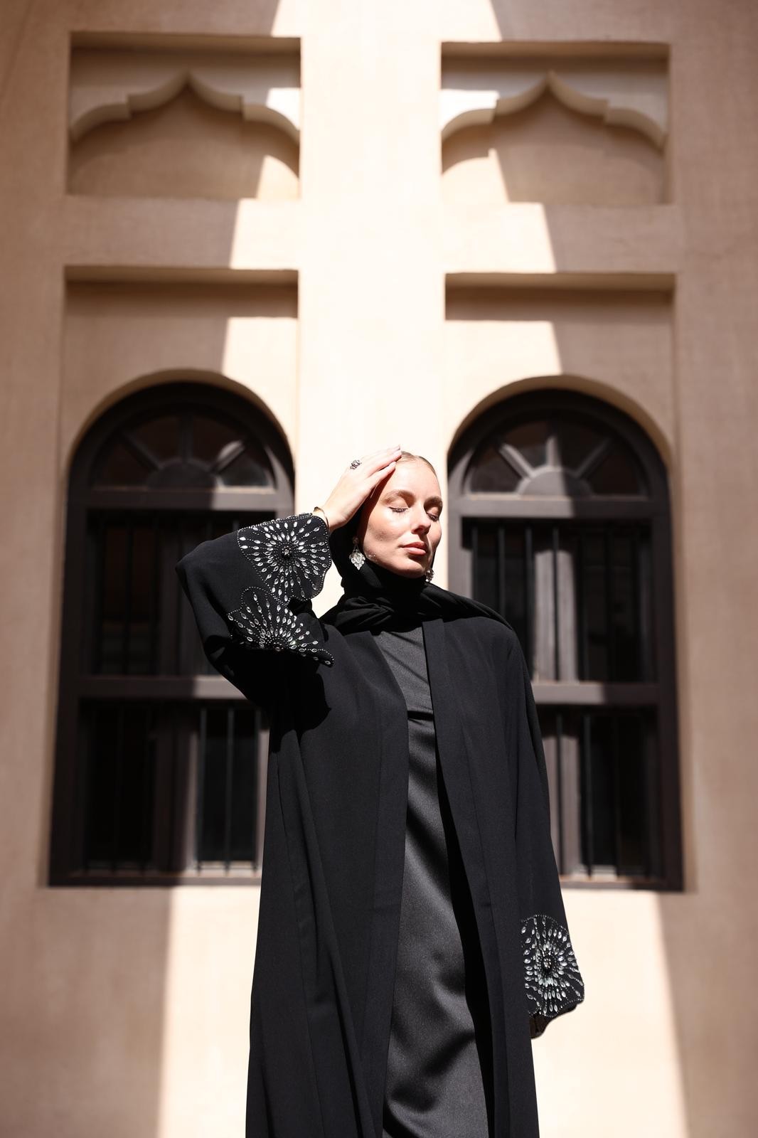 Işıltı Detaylı Abaya