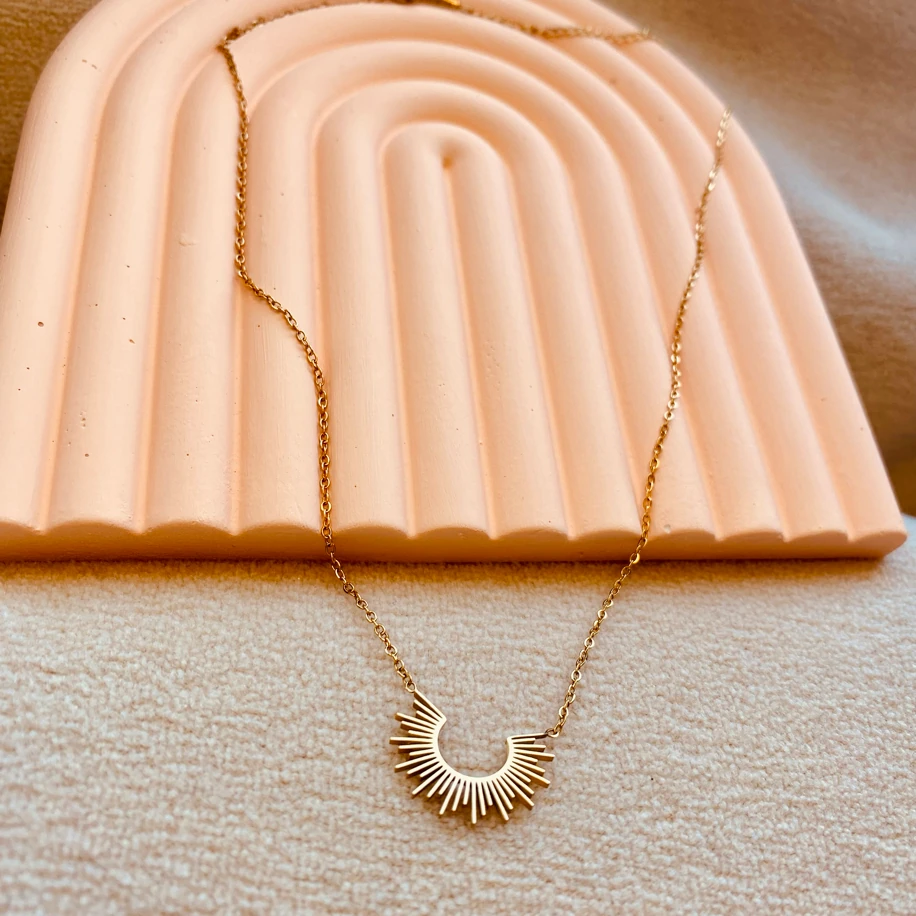 Paslanmaz Çelik Güneş Işını Formlu Kolye