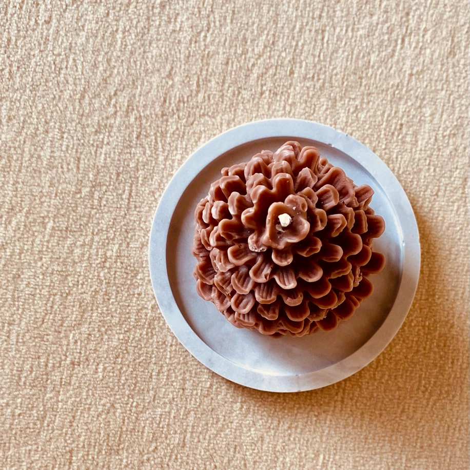 El Yapımı Kozalak Mum – Sedir Kokulu