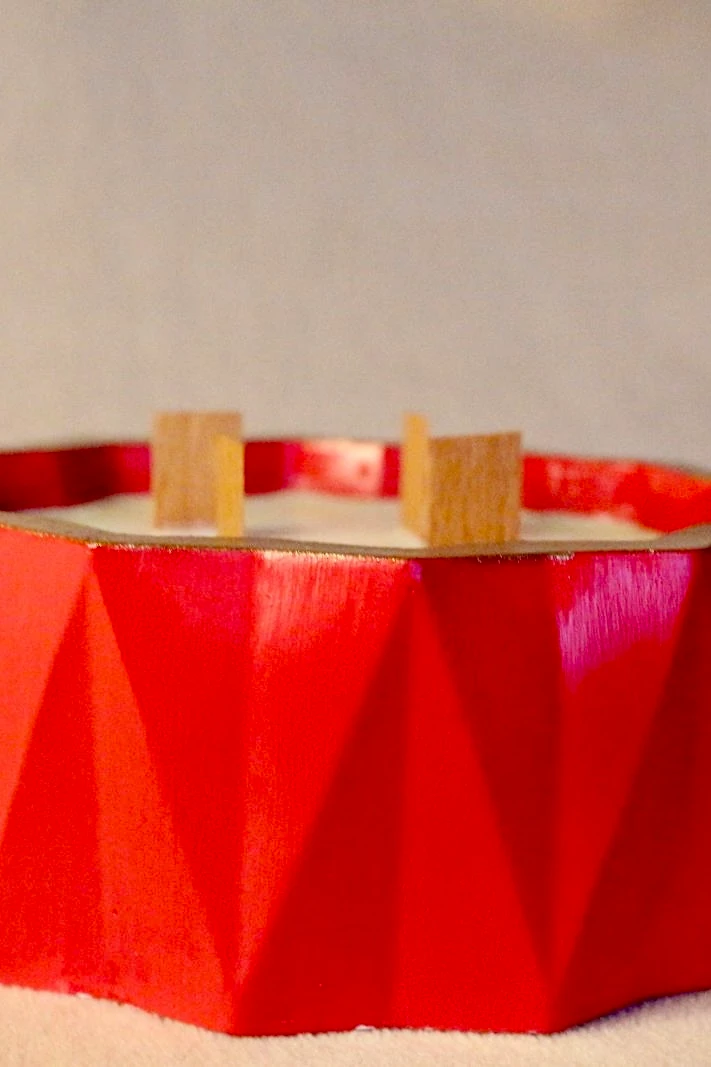 Yılbaşı Özel Dört Fitilli Soya Mum – El Yapımı Kırmızı Taş Döküm