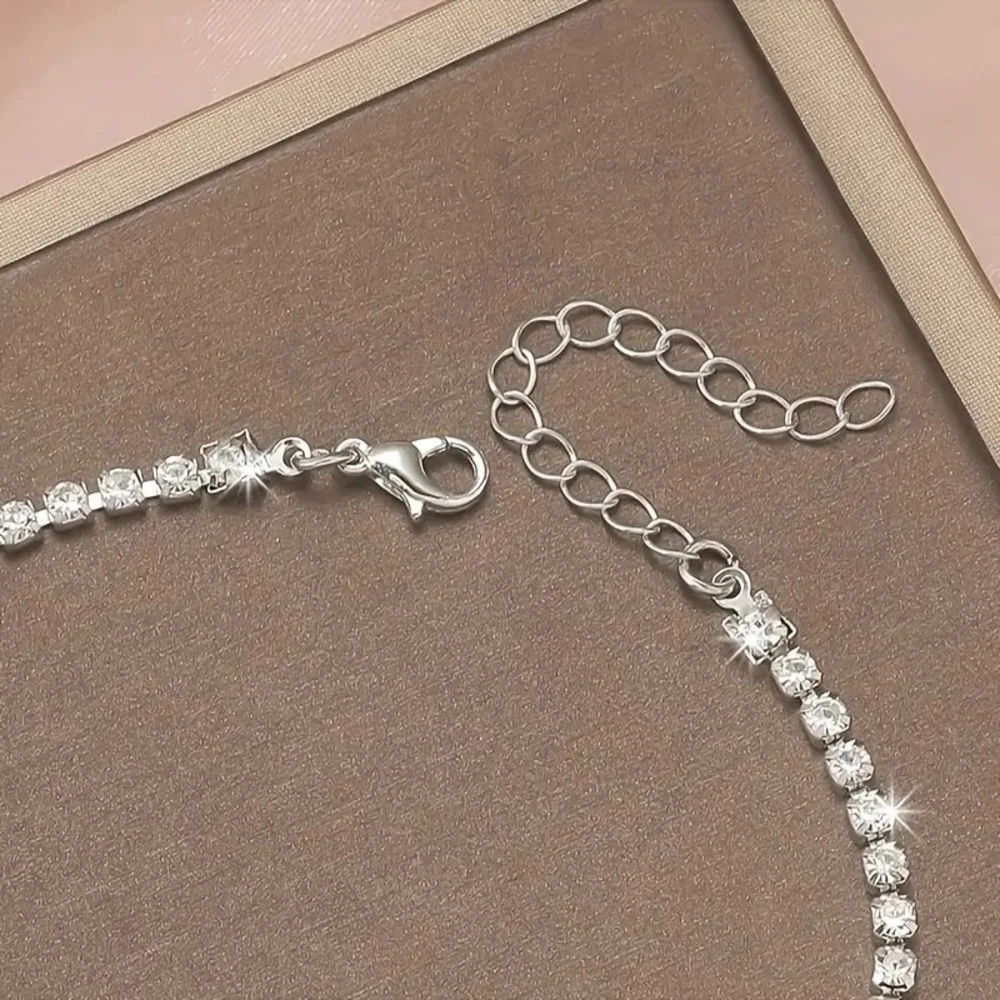 Shiny Butterfly İnce Bileklik – Zarif Kadın El Zinciri Takı, Işıltılı ve Şık Tasarım