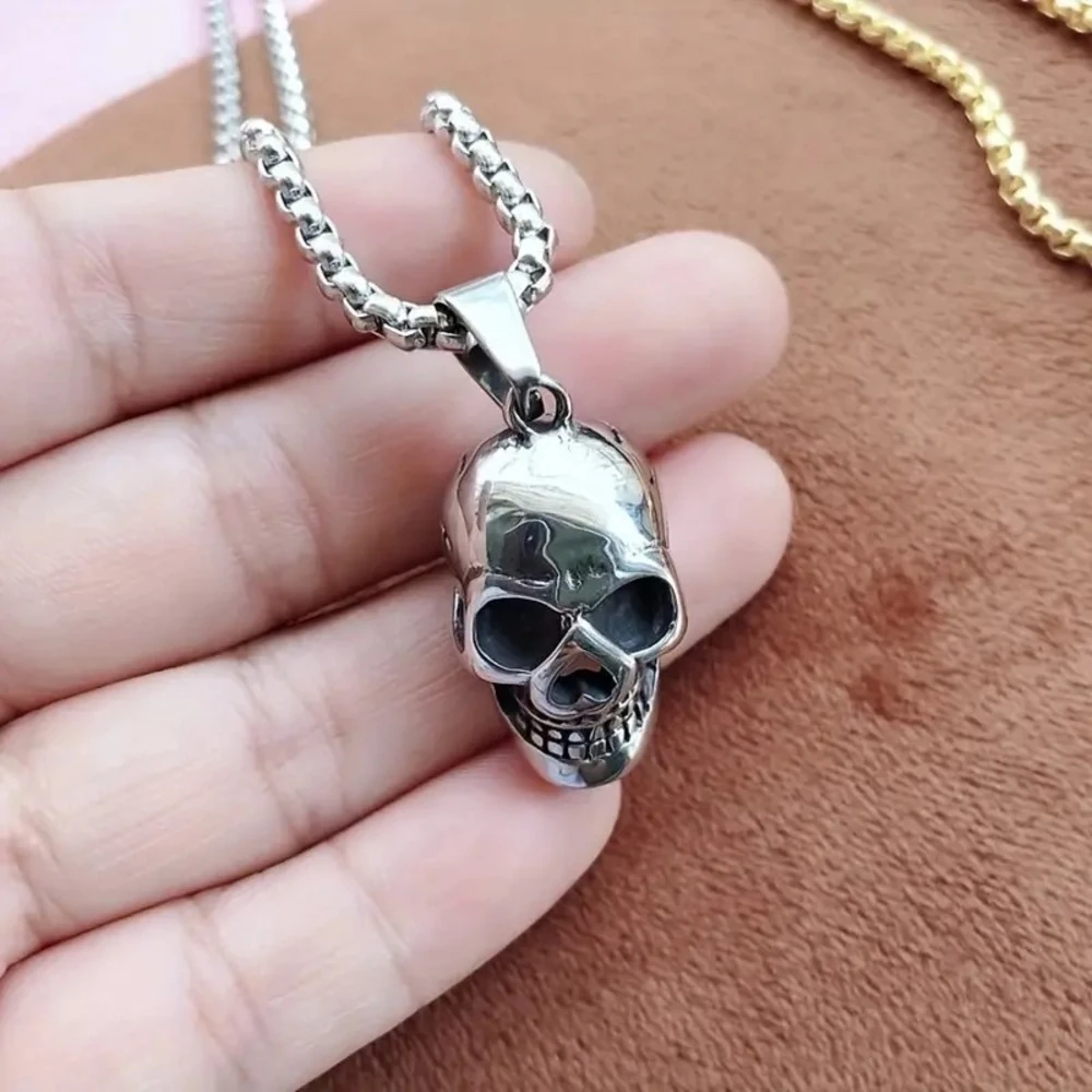 Gotik Punk Kafatası Kolye – 3D Metal Tasarım, Sıra Dışı ve Karizmatik Aksesuar