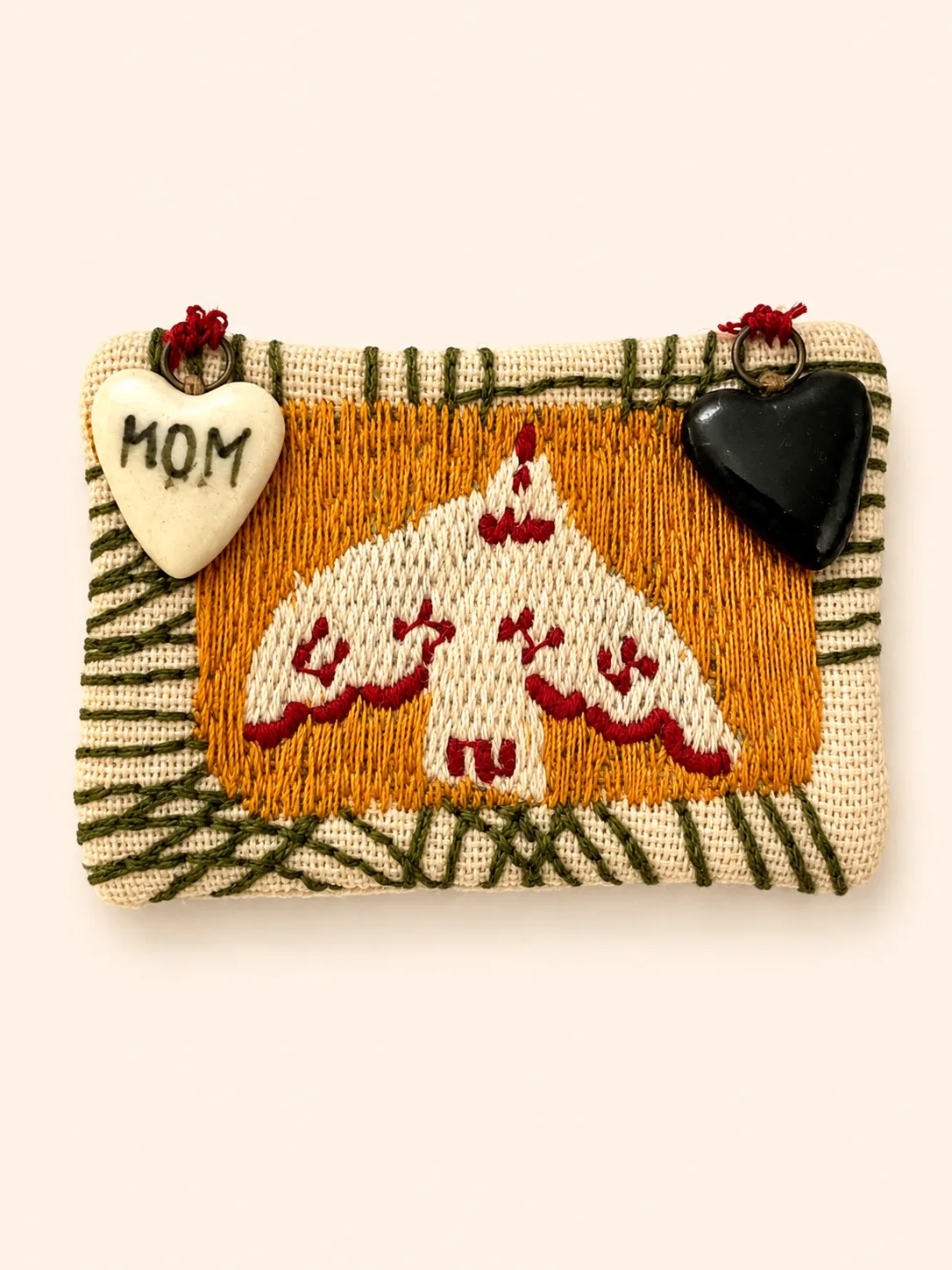 kuş işlemeli ' mom ' broş