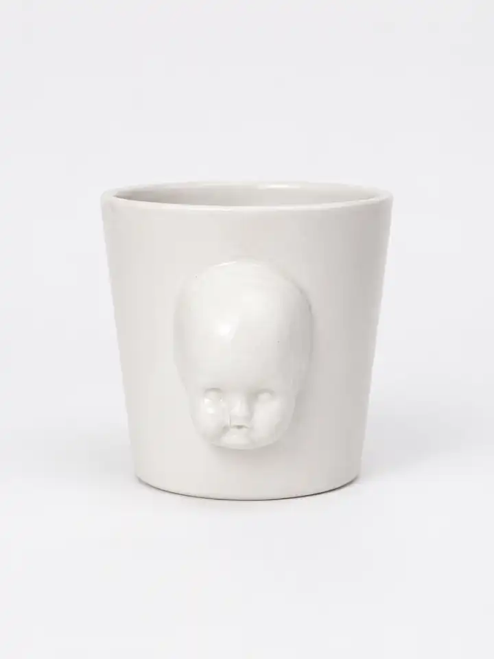 El Yapımı Seramik Bebek Yüzlü Kupa | Minimalist Beyaz Tasarım Kahve & Çay Bardağı