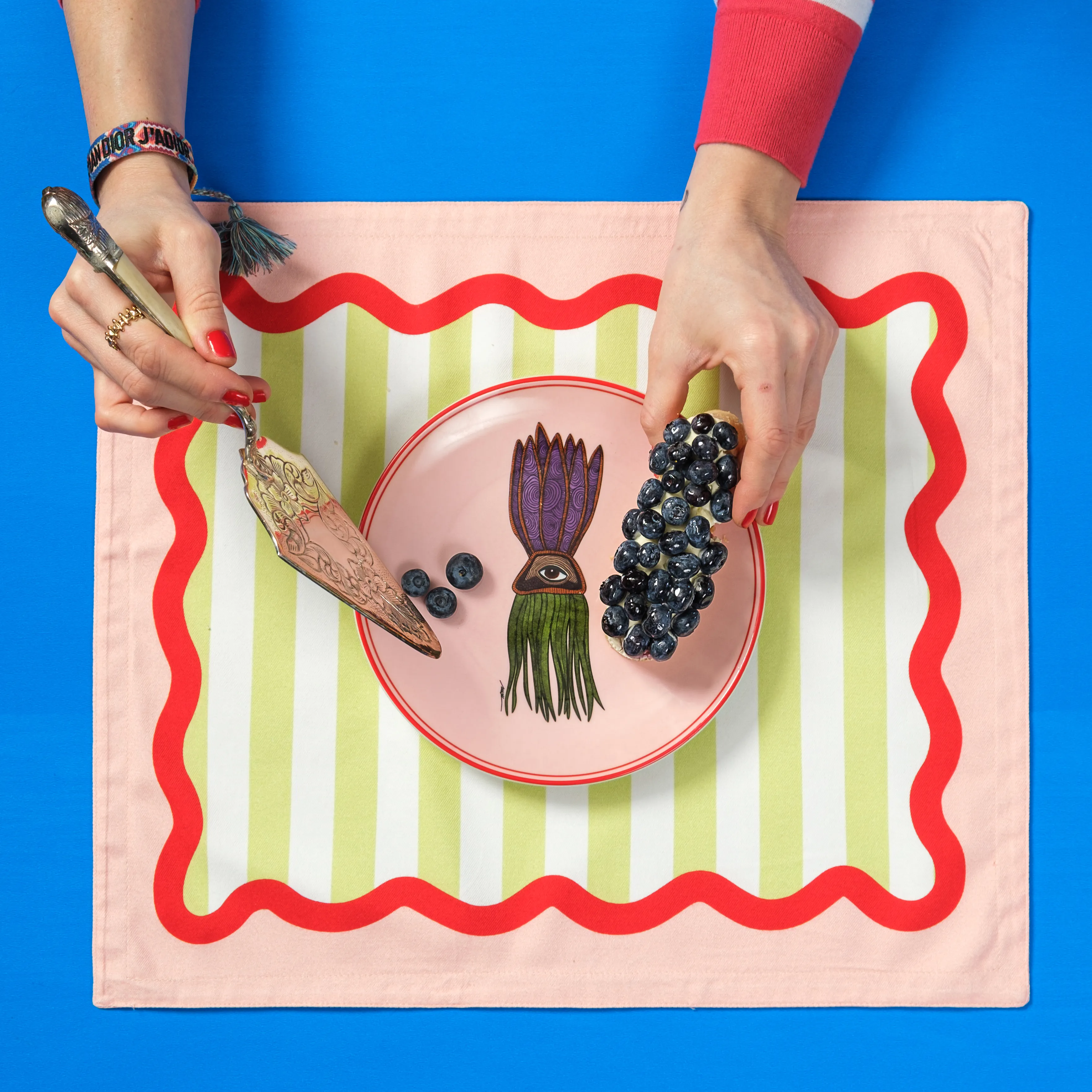 "I believe in good" Tatlı Tabağı