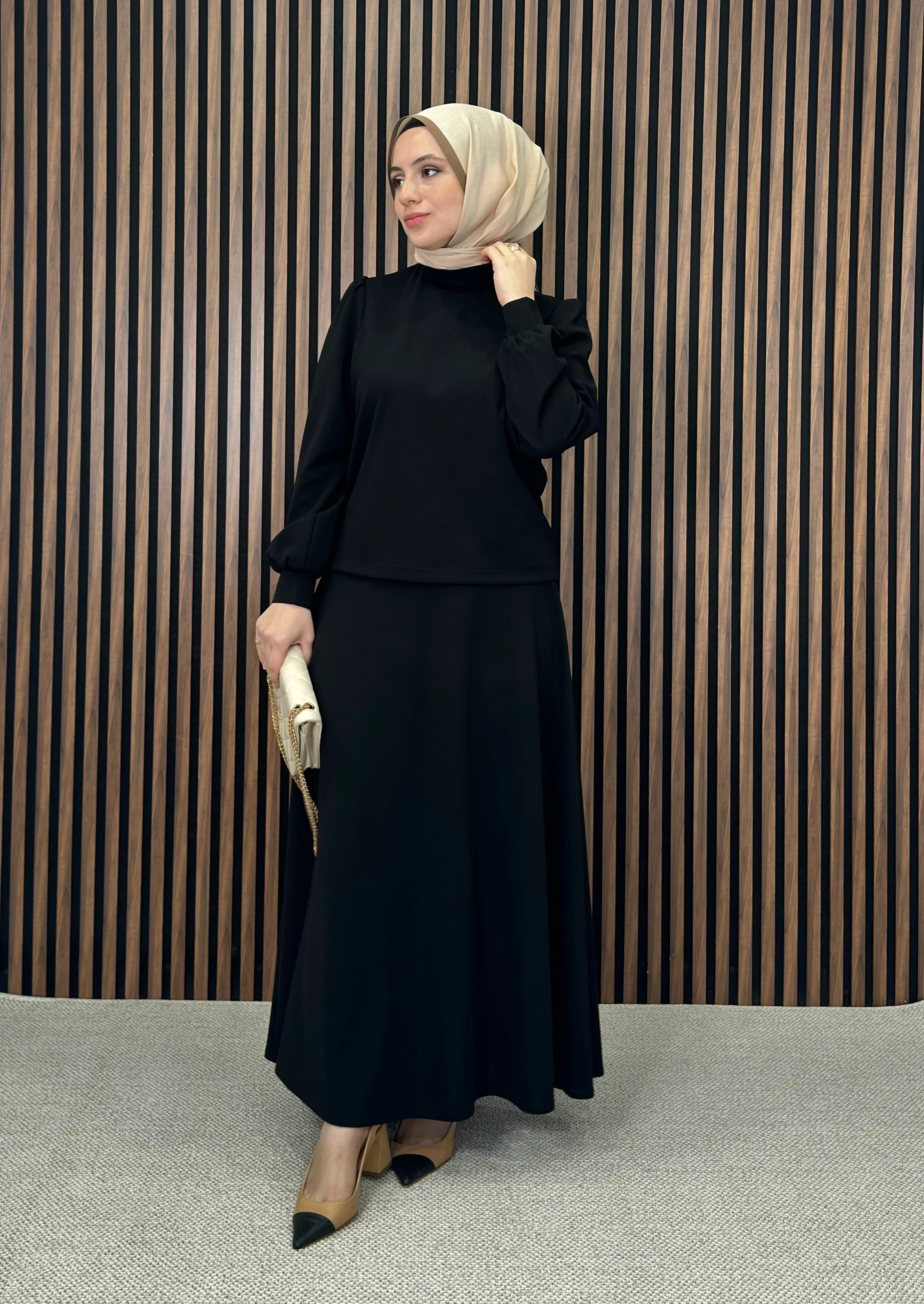 Dik Yaka Bluz Etek Takım