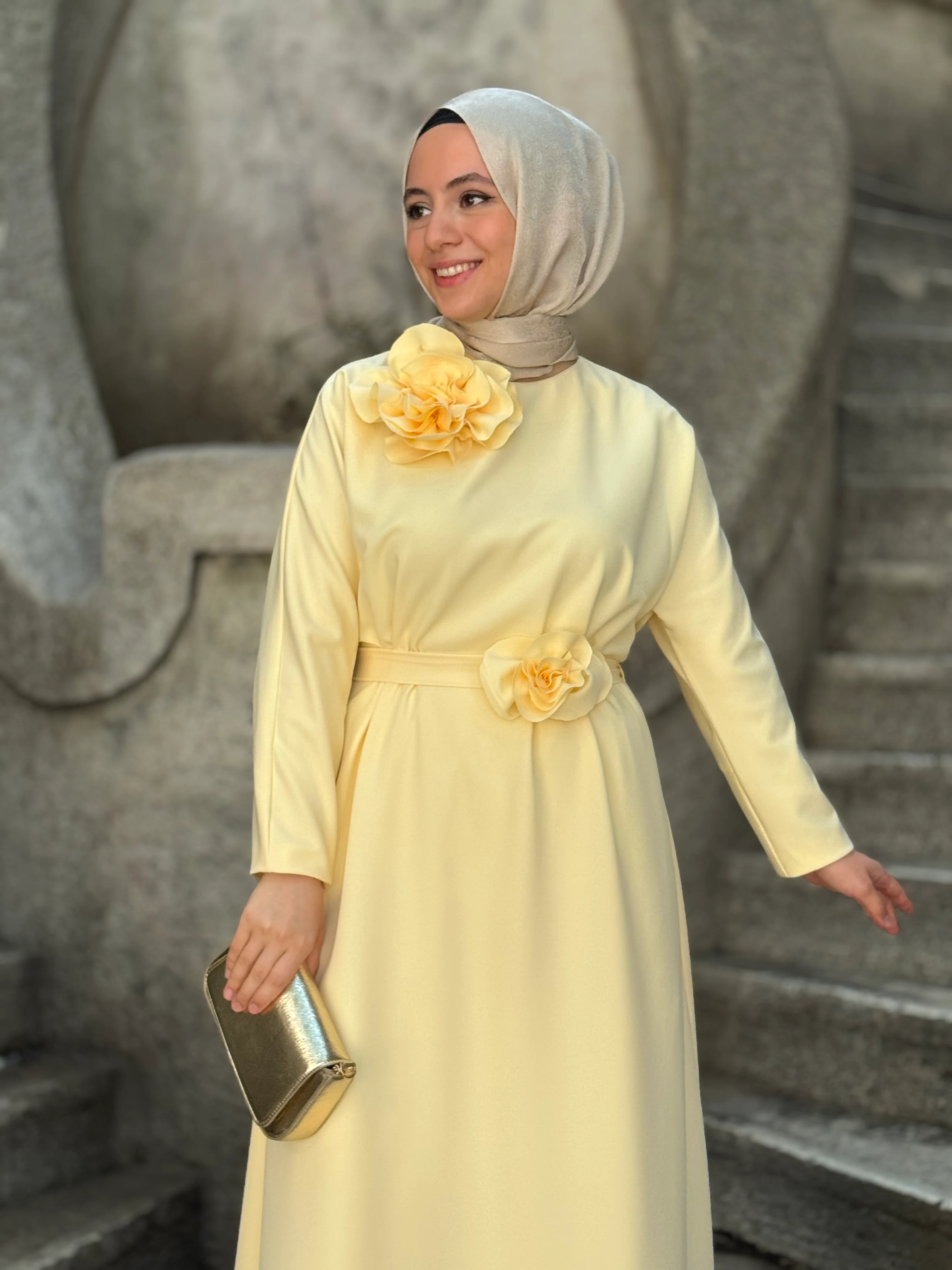 Çiçekli Kemerli Elbise