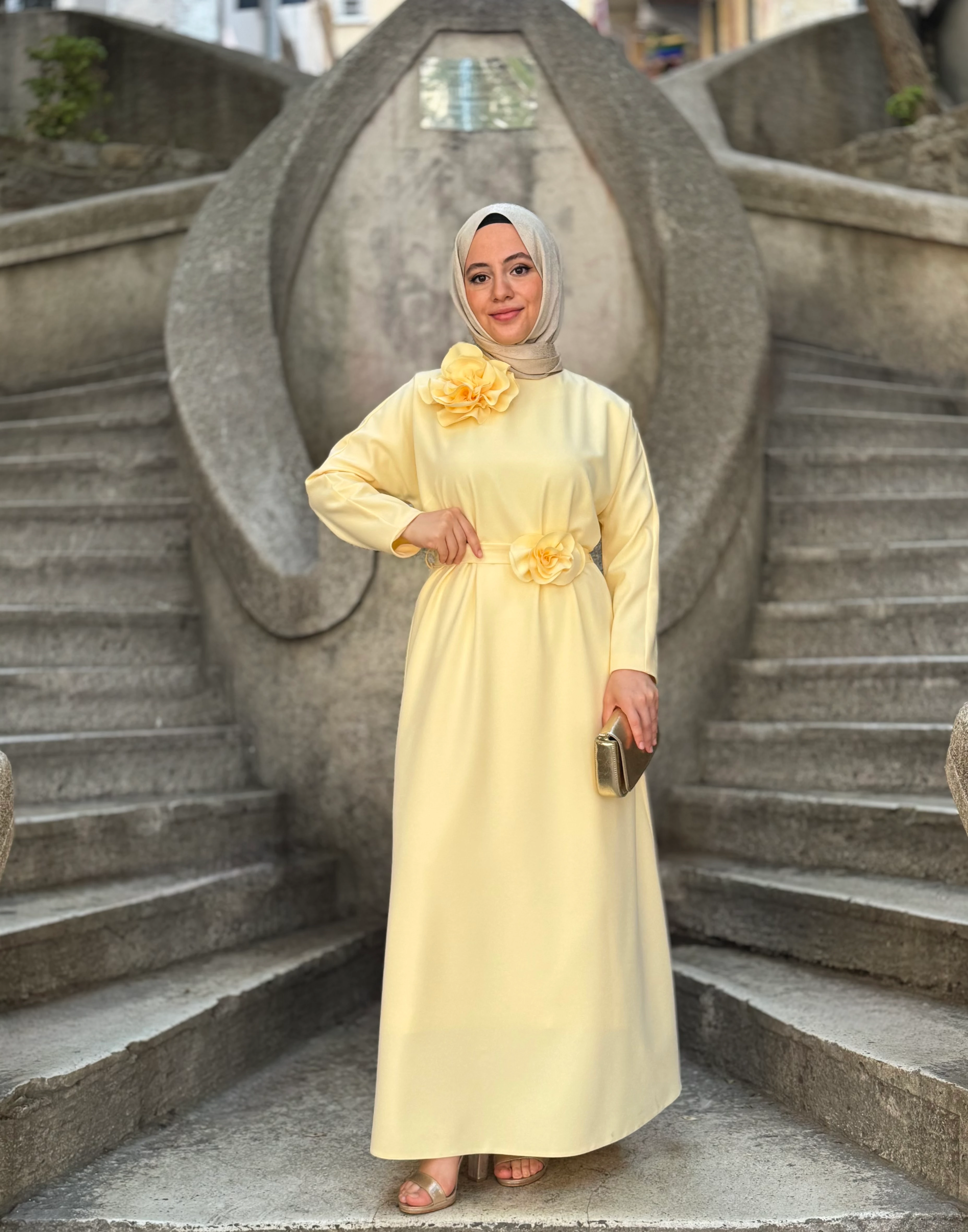 Çiçekli Kemerli Elbise