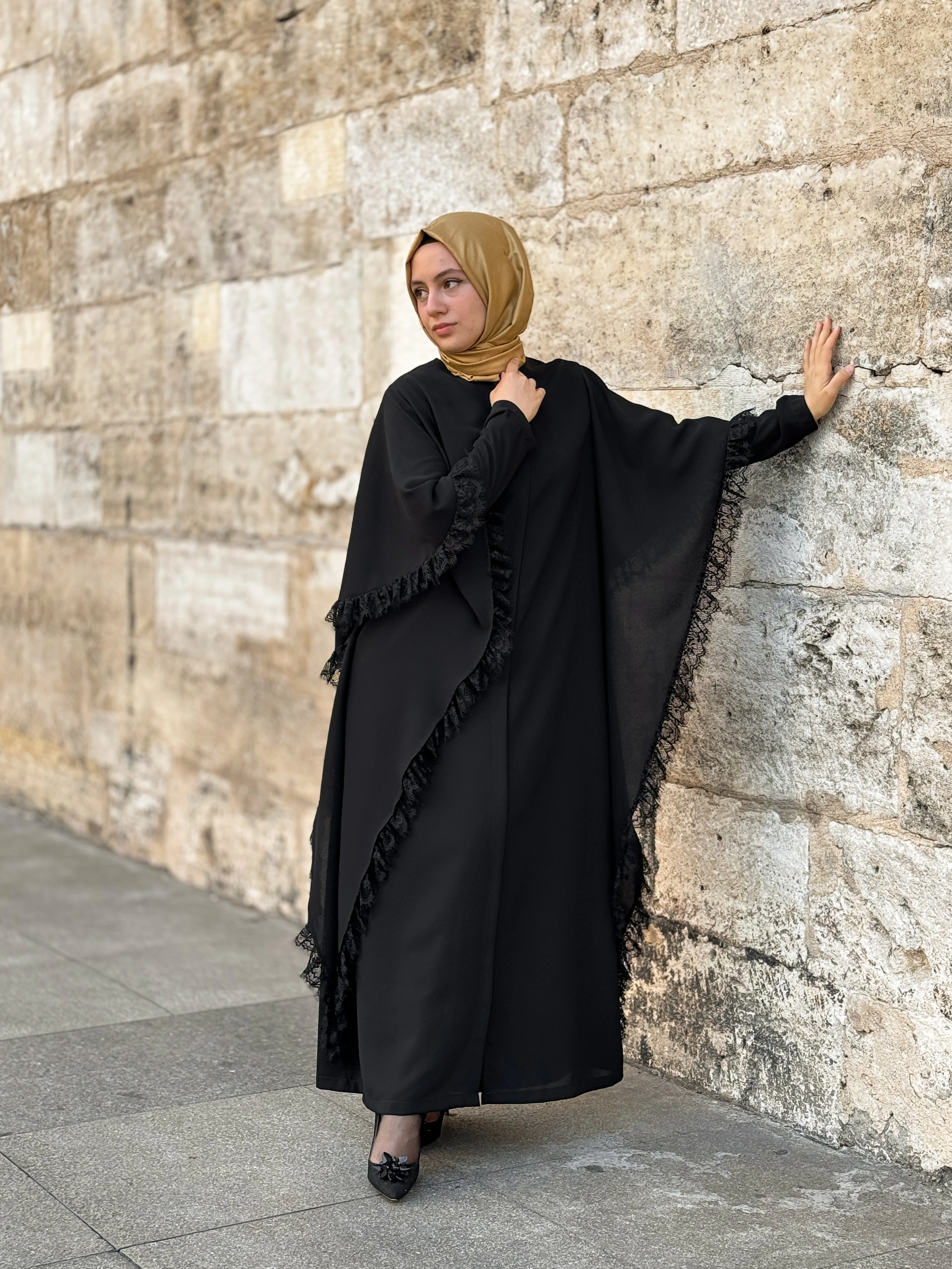 Yarasa Dantel Detaylı Ferace