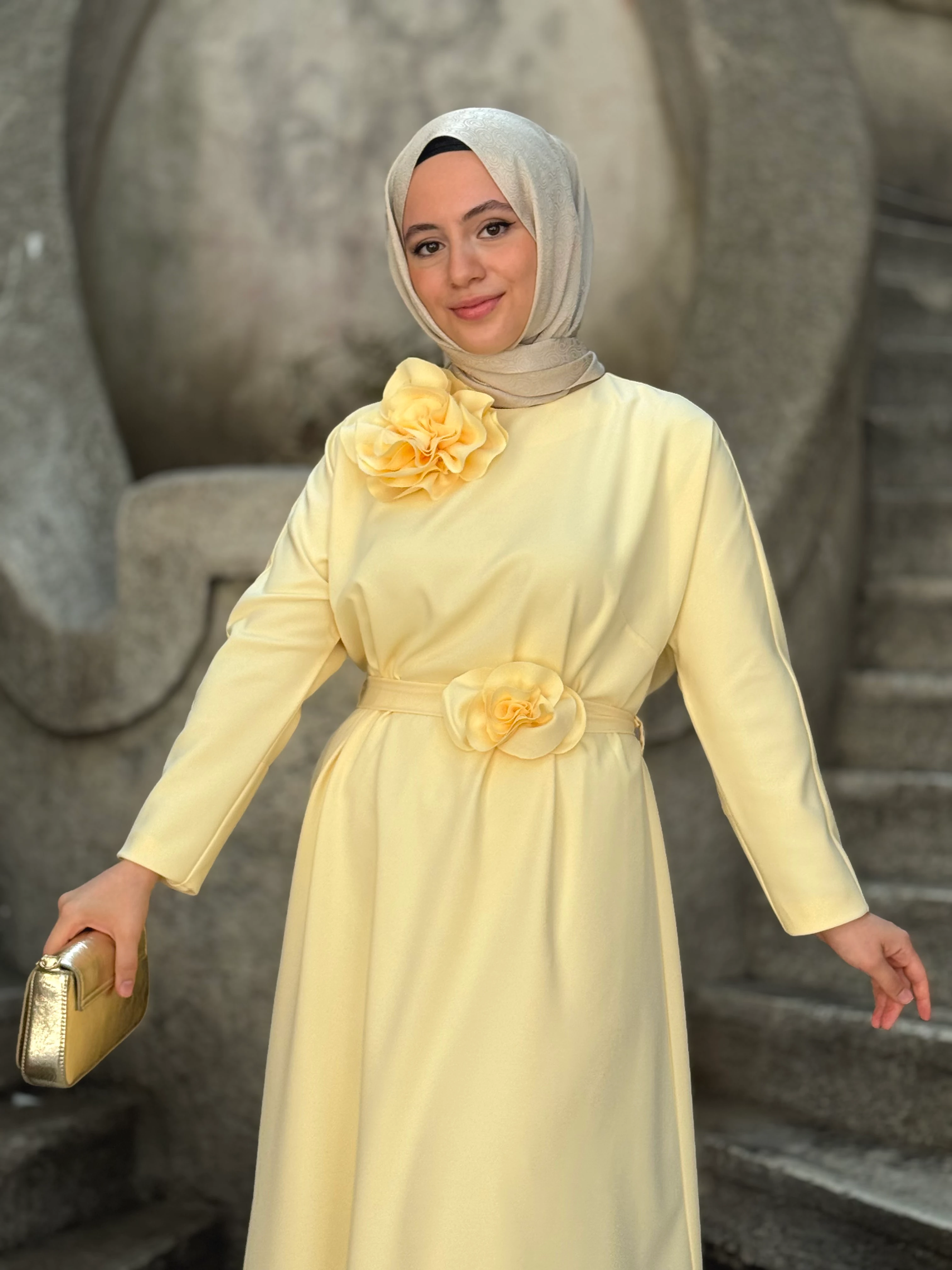 Çiçekli Kemerli Elbise