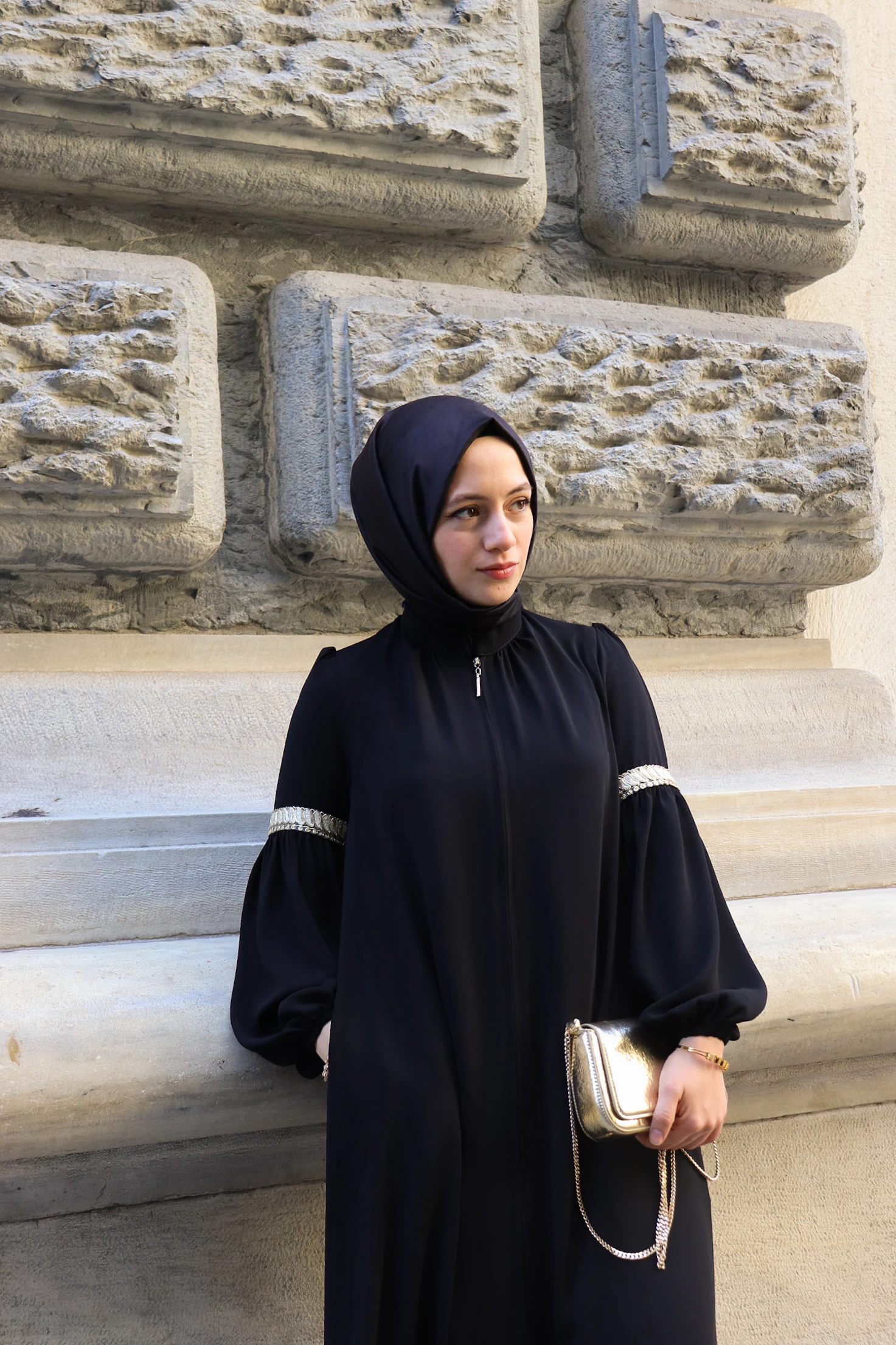 Gold Detaylı Büzgülü Ferace