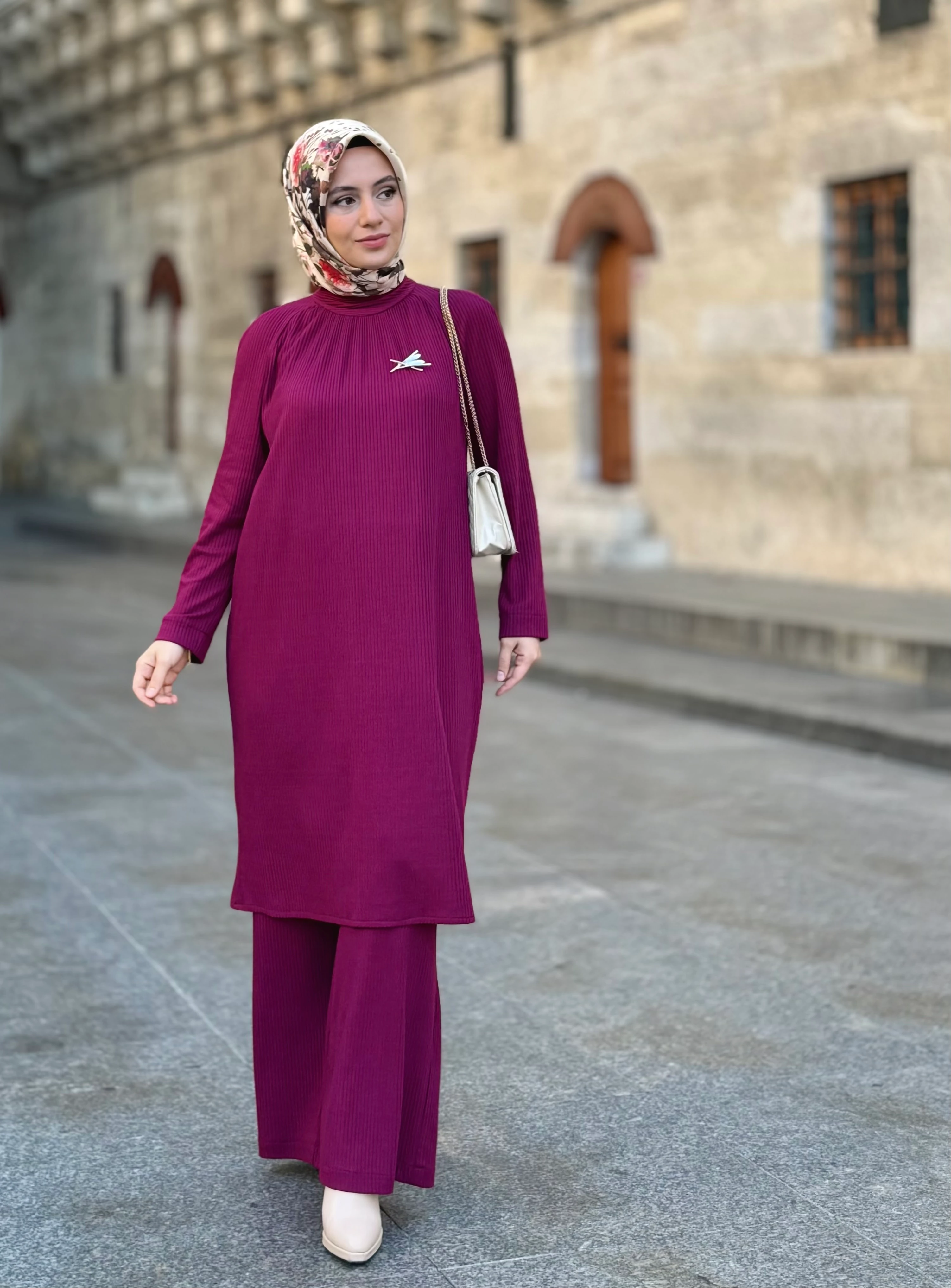 Broşlu Kaşkorse Takım