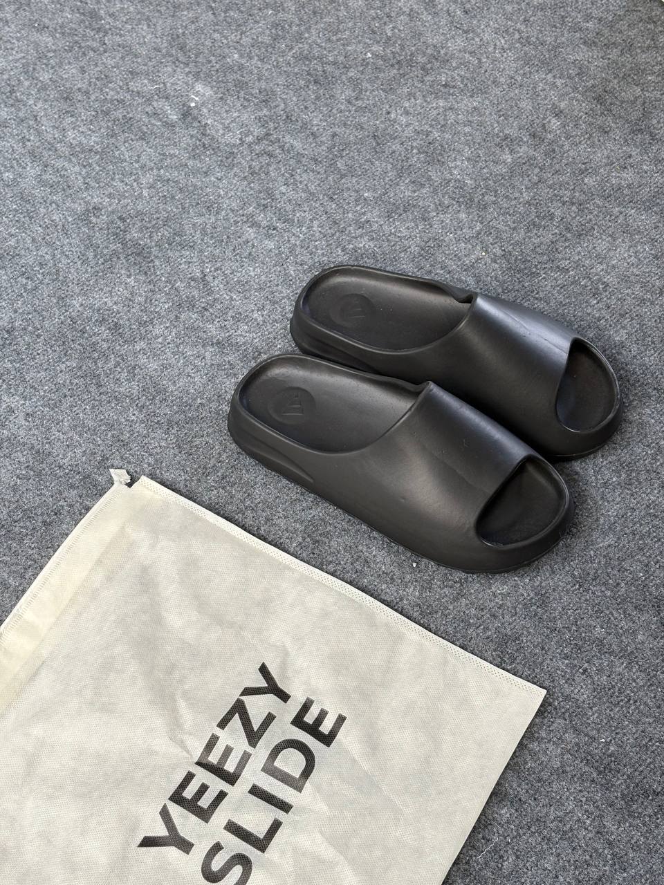 Yeezy - Siyah