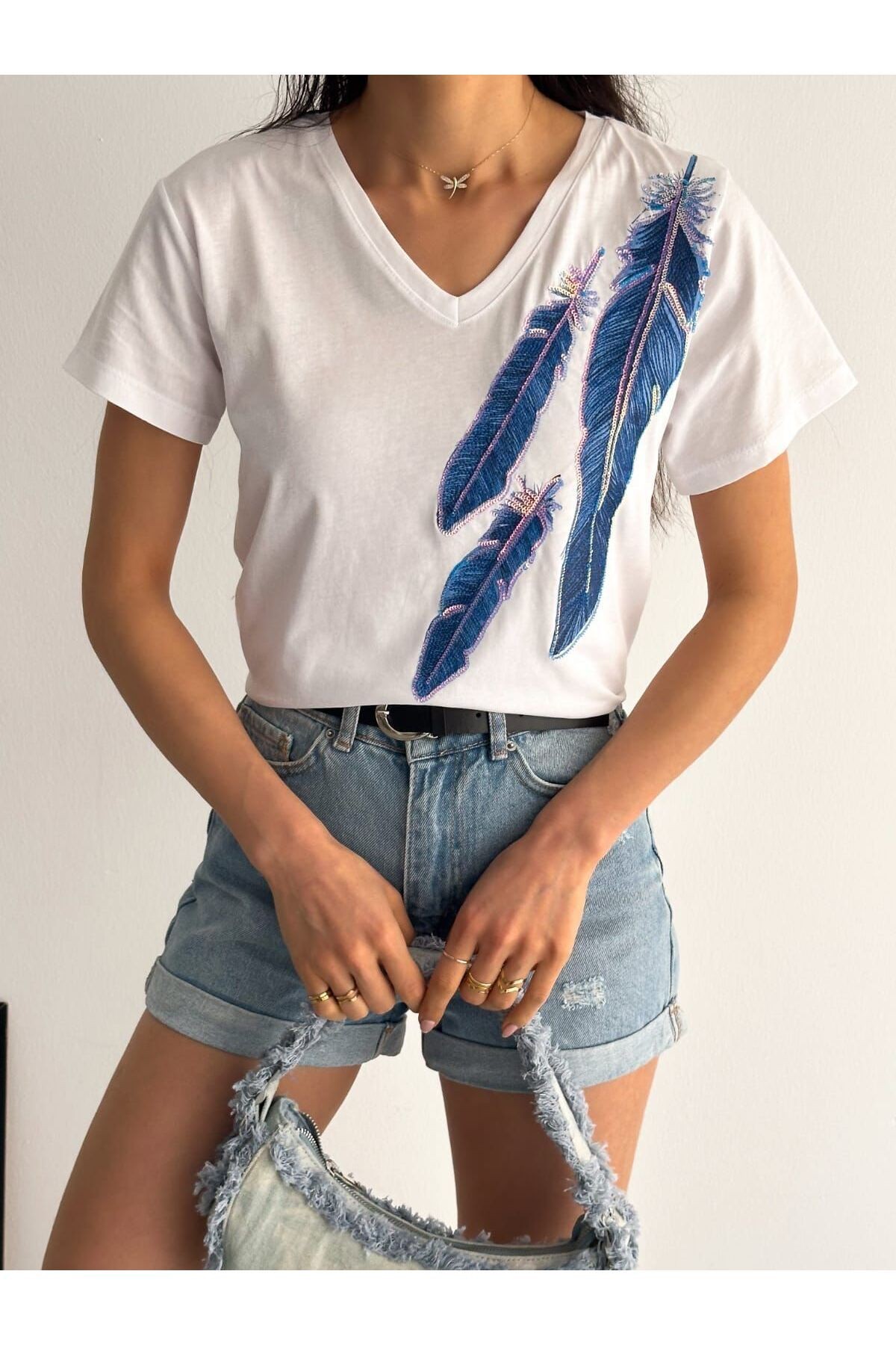 Kadın Yeni Sezon %100 Pamuk Kelebek Desenli İşlemeli T-shirt