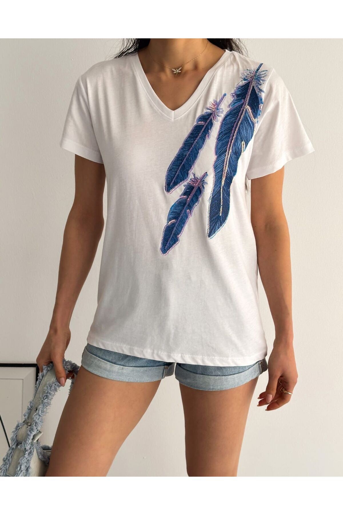 Kadın Yeni Sezon %100 Pamuk Kelebek Desenli İşlemeli T-shirt