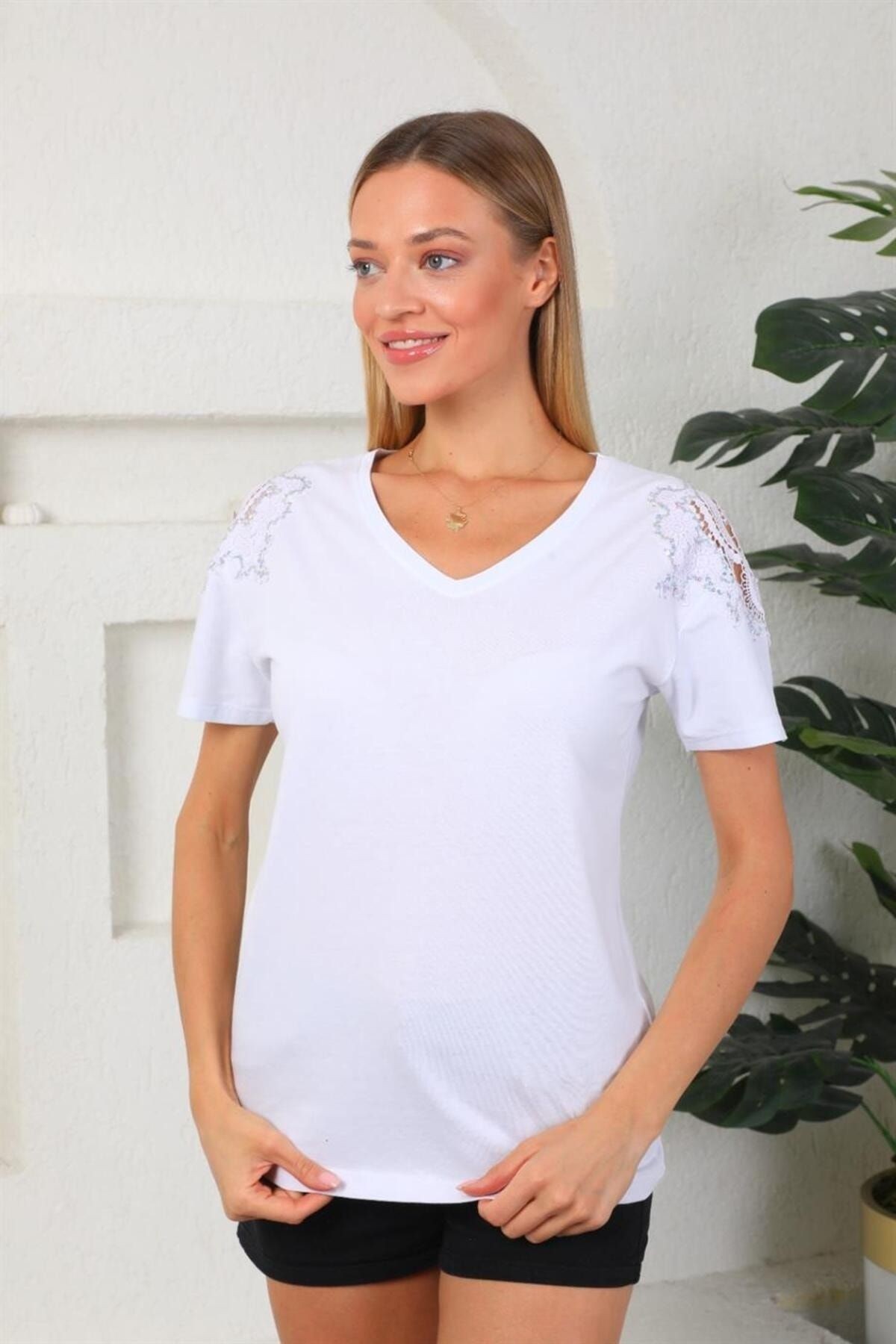 Kadın Omuz Dantel Detaylı T-shirt