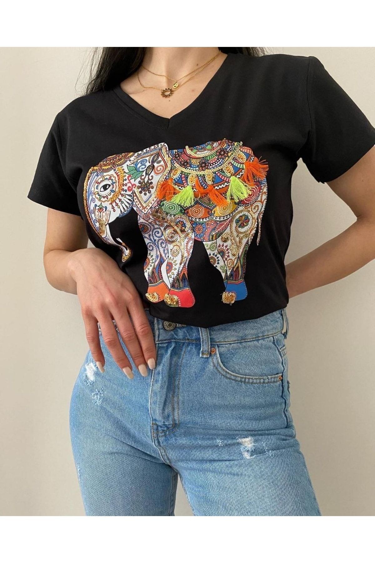 Fil Işlemeli Büyük Beden T-shirt