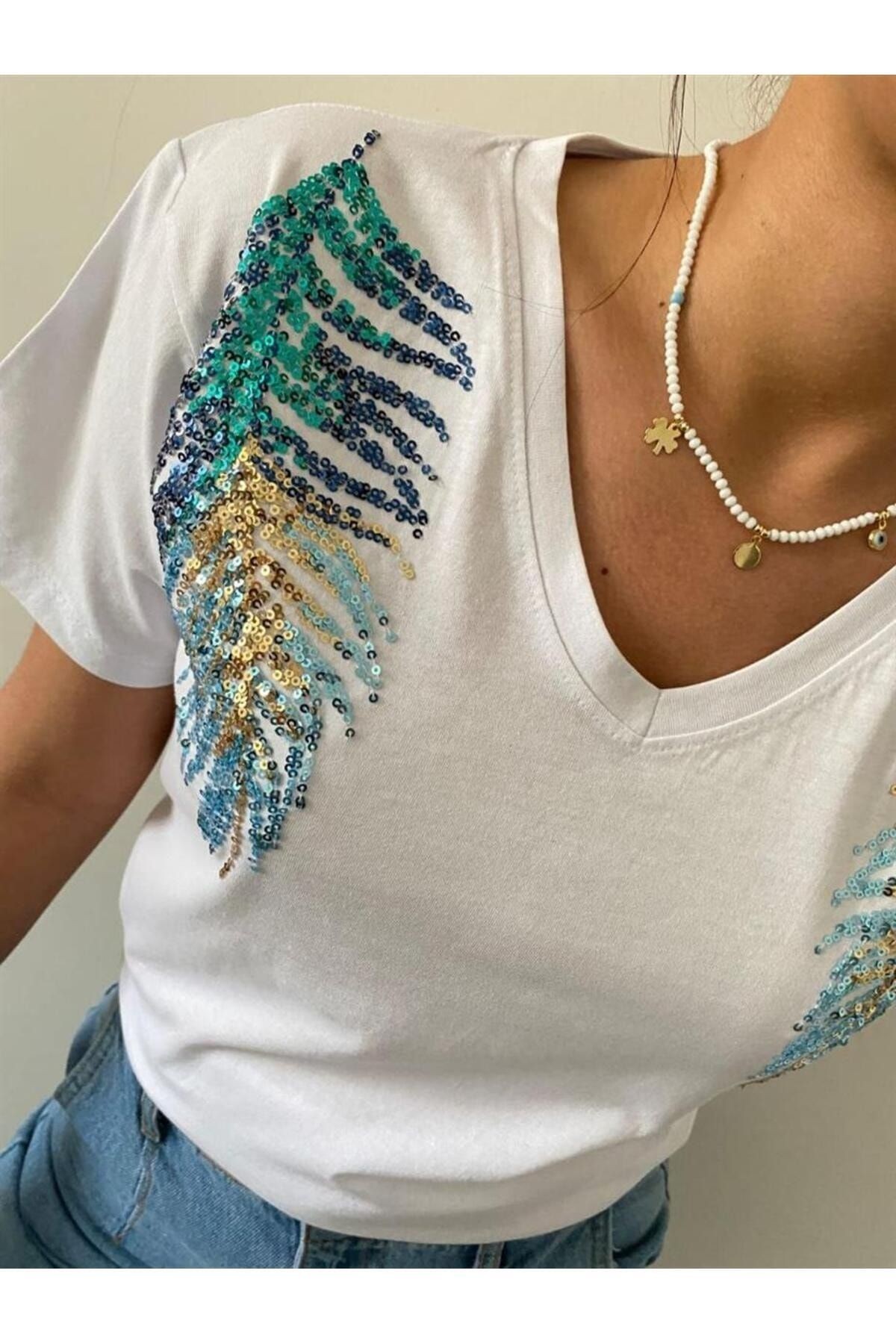 Omuzları Pullu T-shirt