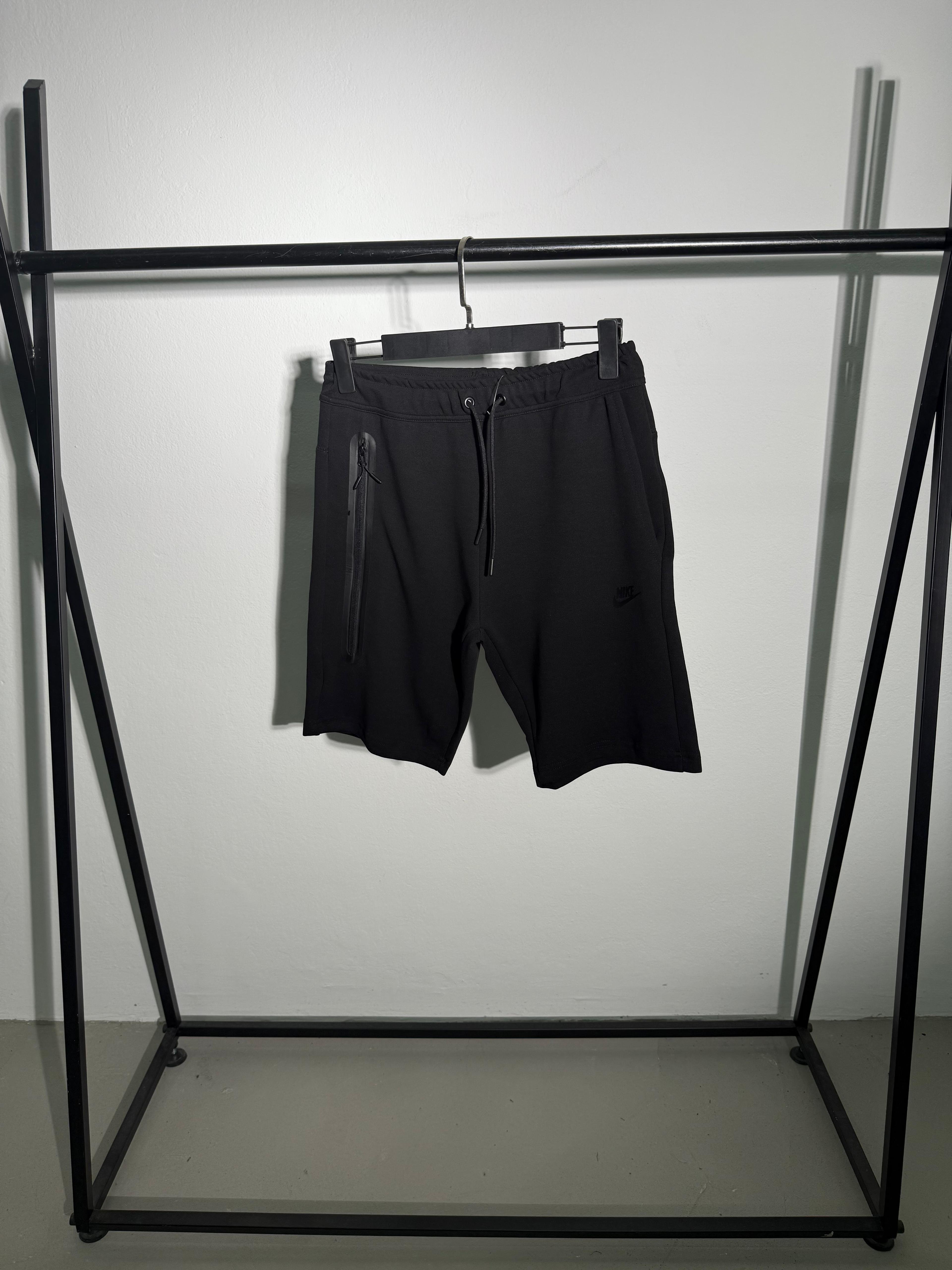 Tech Fleece Şort 2025 - Siyah