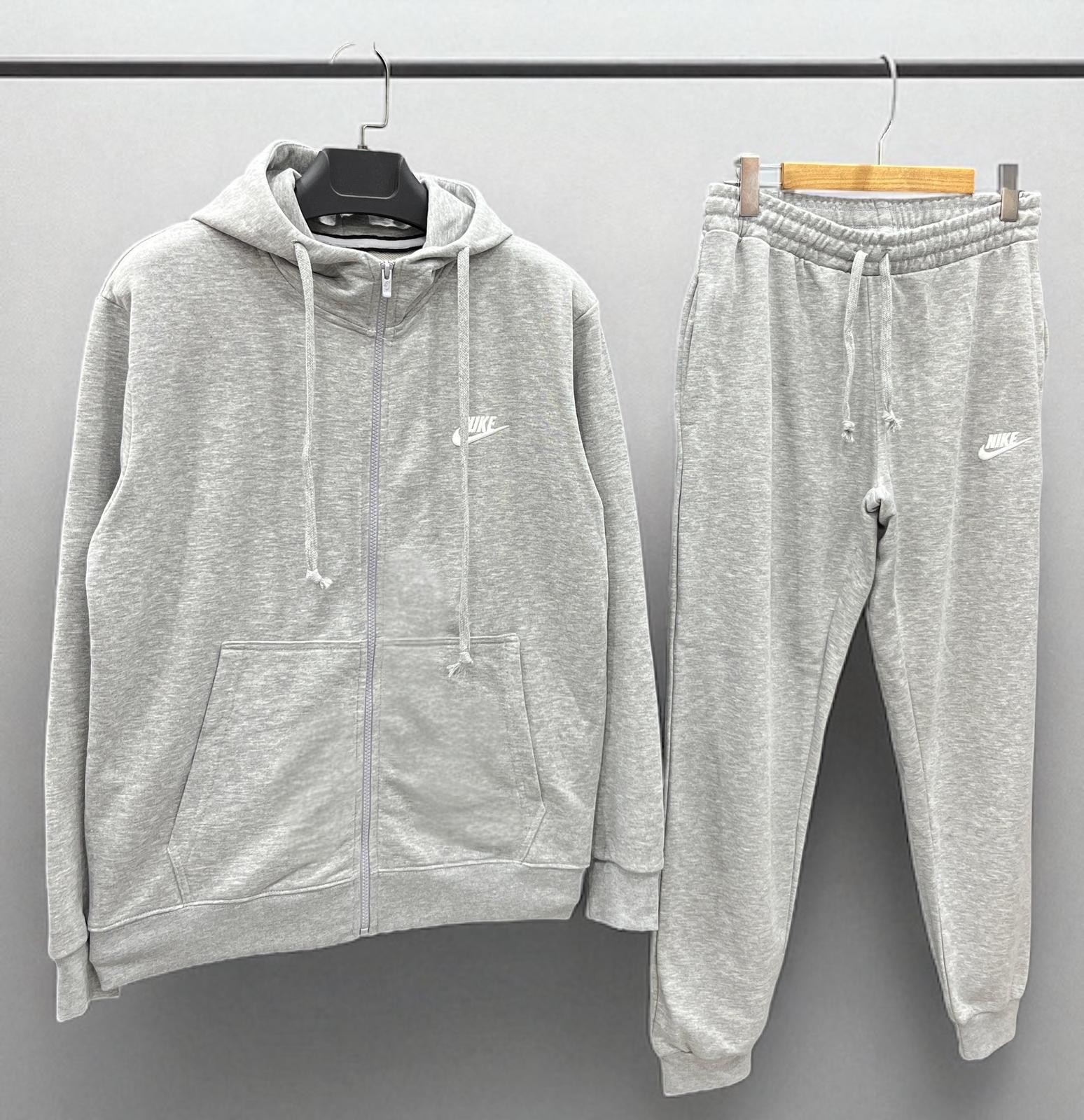 Nike Club Fleece - Gri