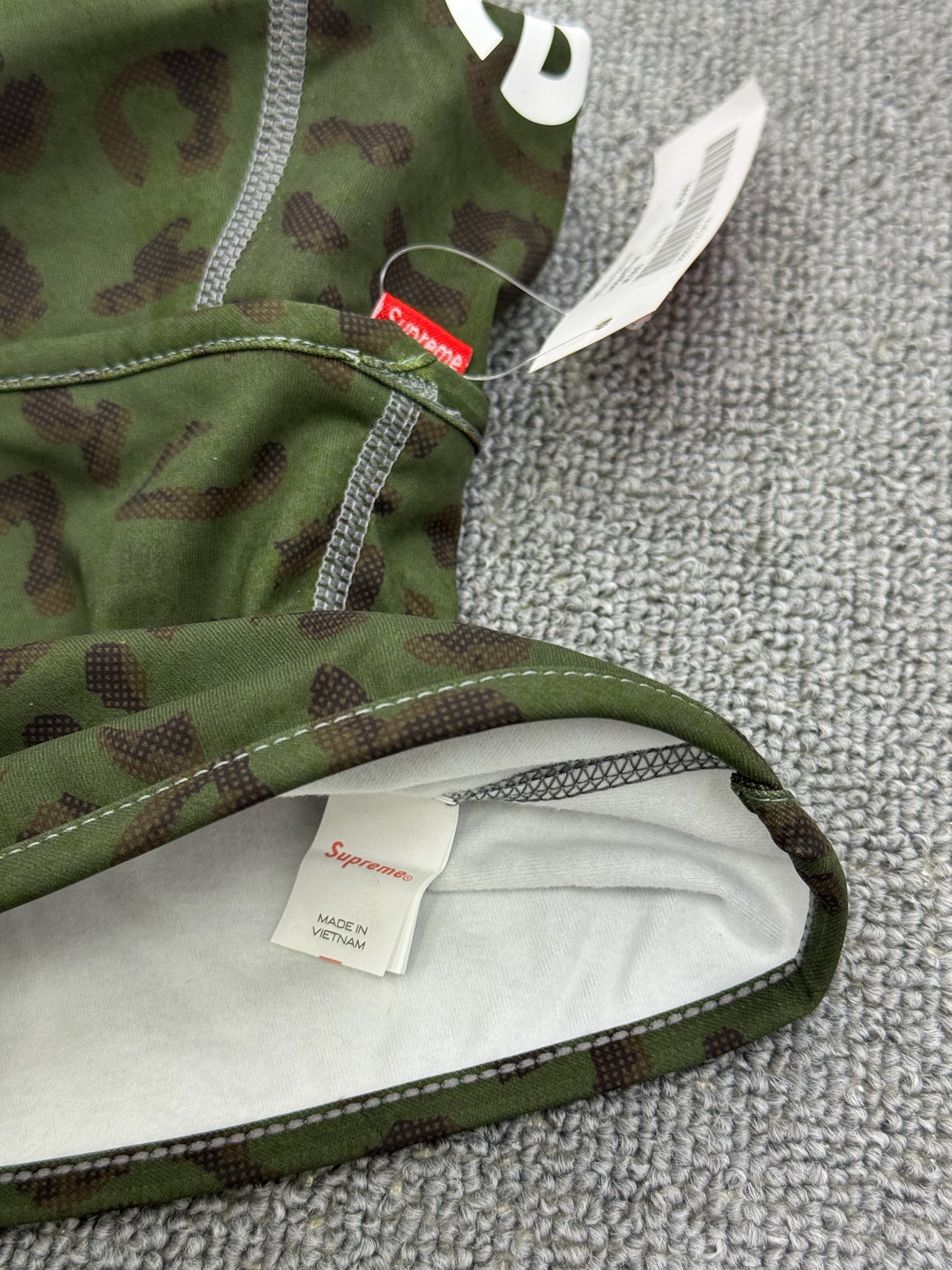 Supreme Maske 