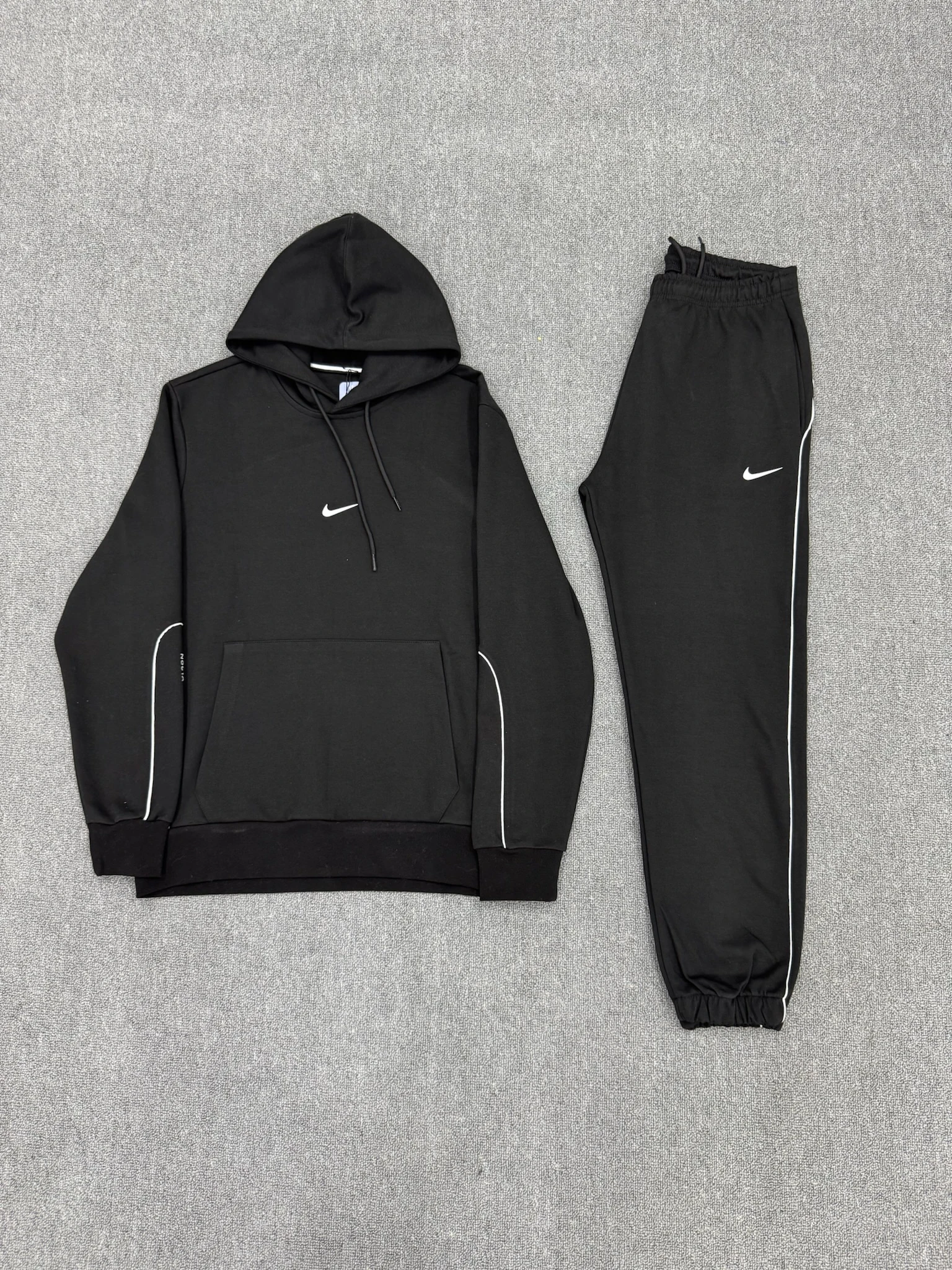 Nocta Beyaz Çizgili Eşofman Takımı