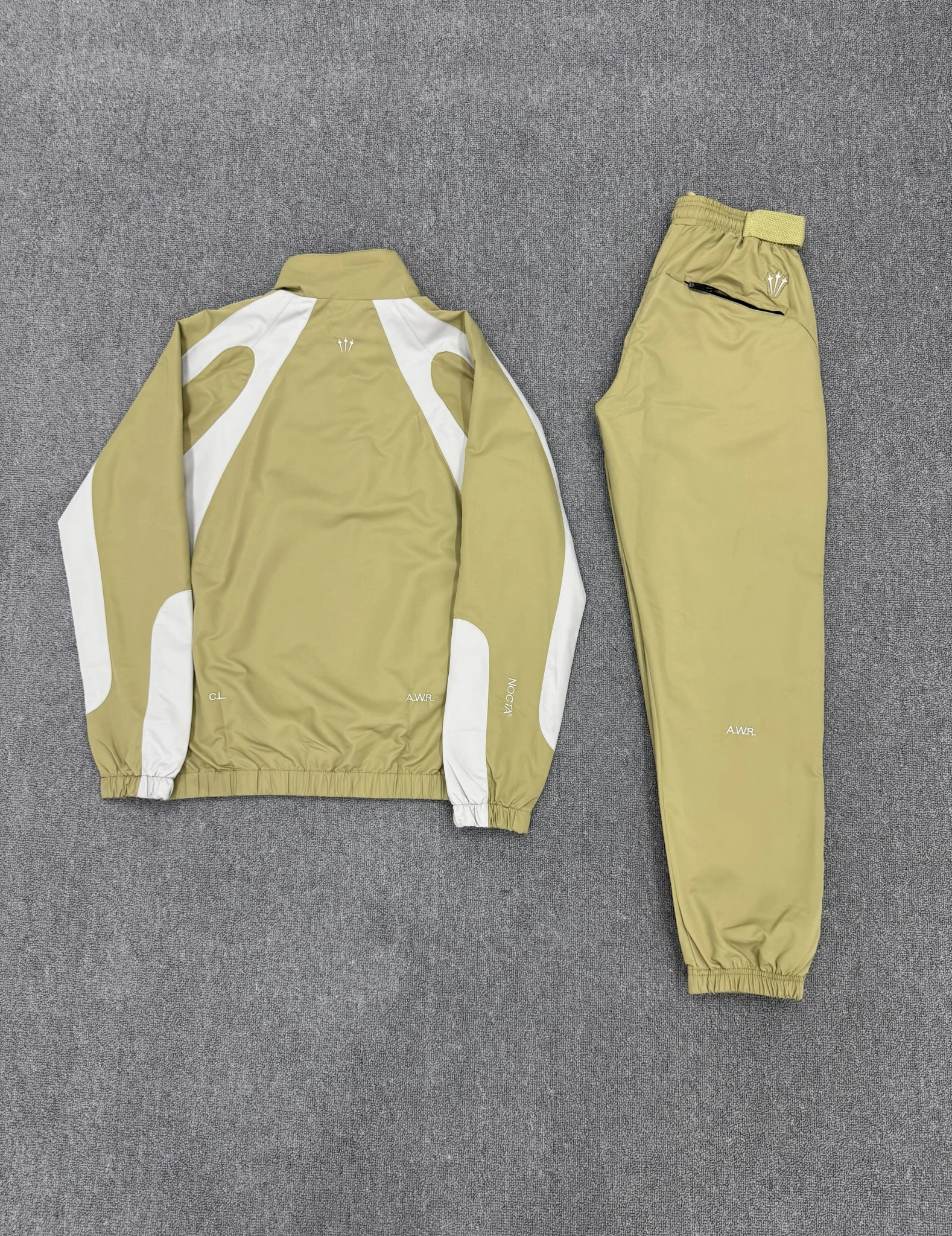 Nocta Fıstık Yeşili Paraşüt Eşofman Takımı