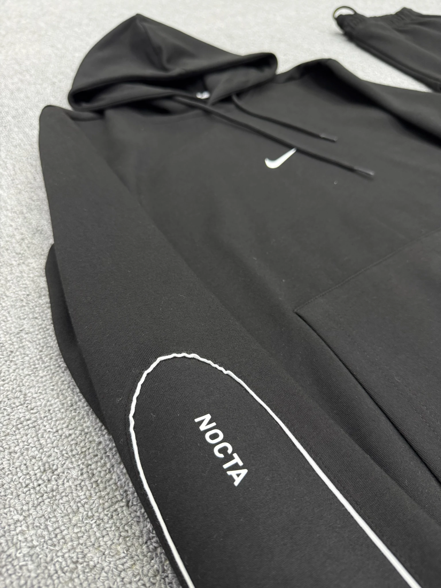 Nocta Beyaz Çizgili Eşofman Takımı