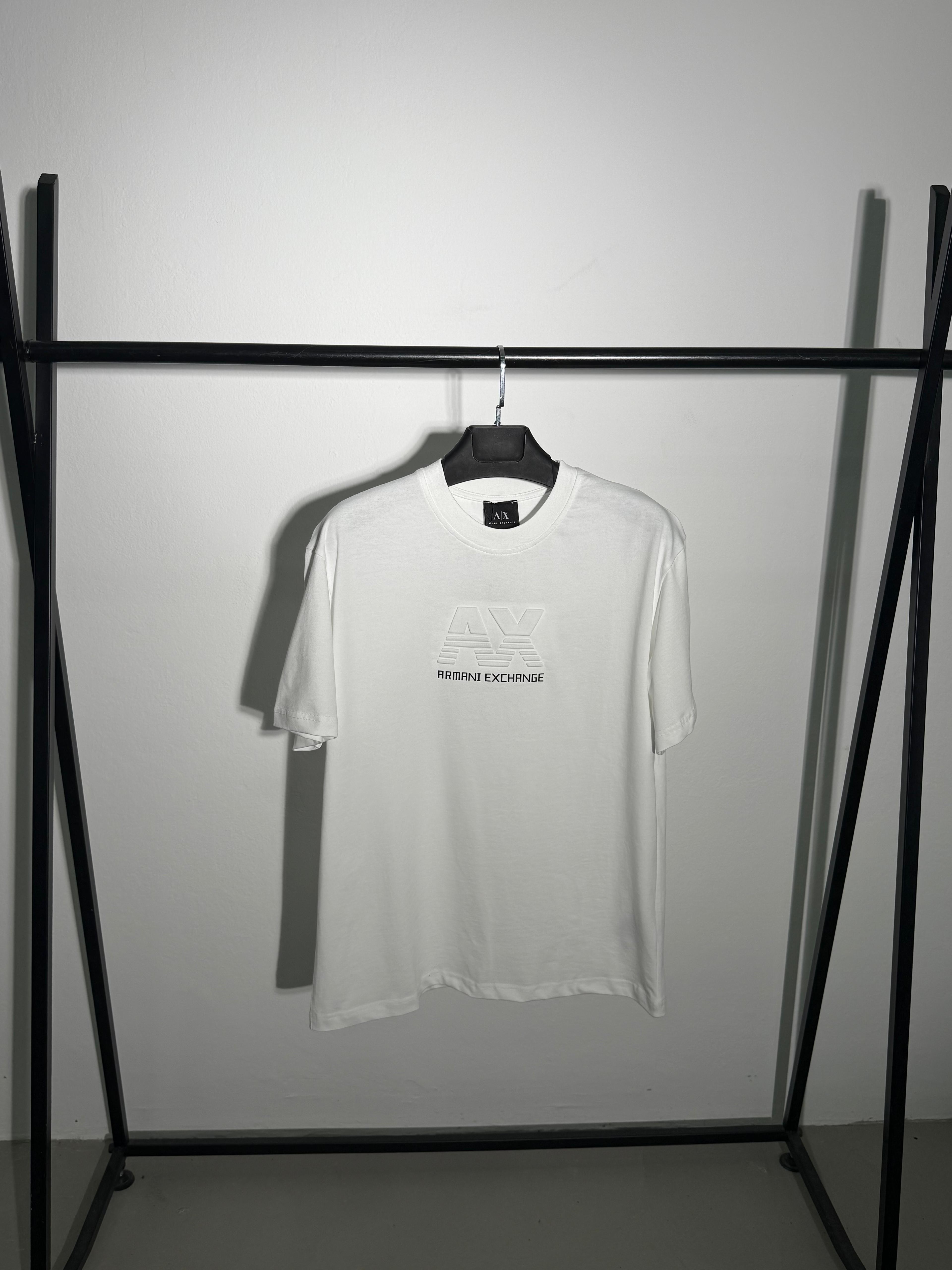 Armani Exchange Kabartma Logo Tişört - Beyaz
