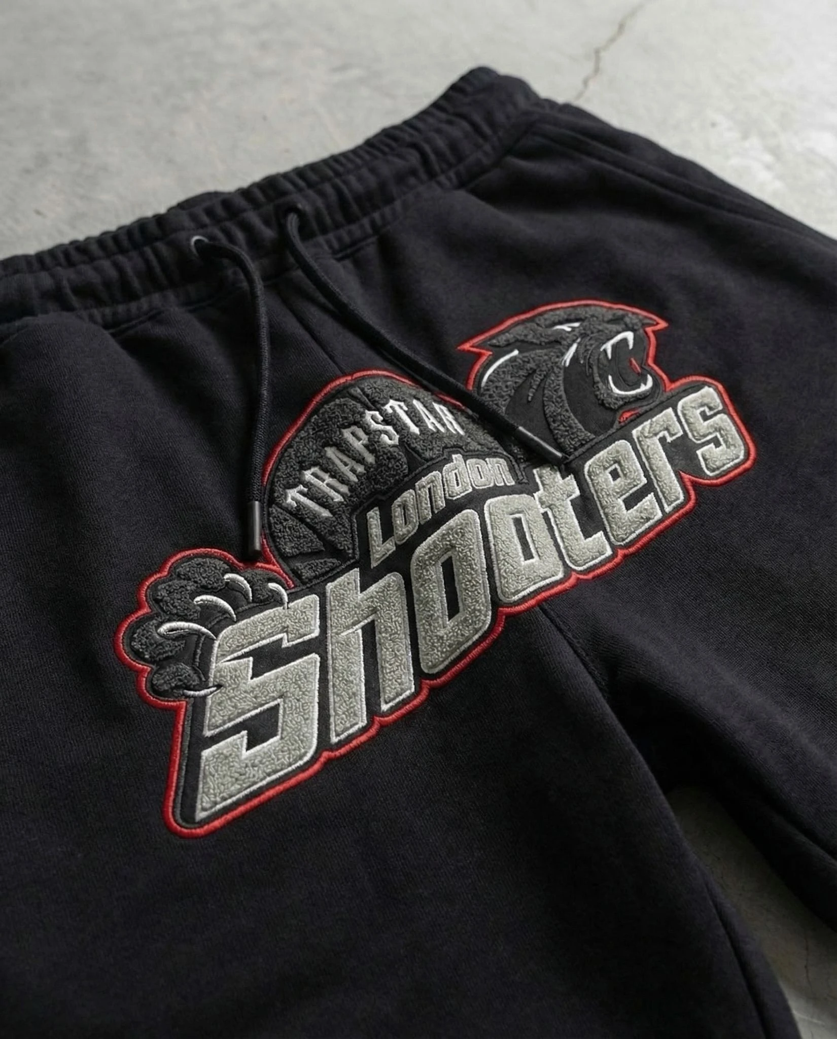 Trapstar Shooters Siyah Kırmızı Short Set