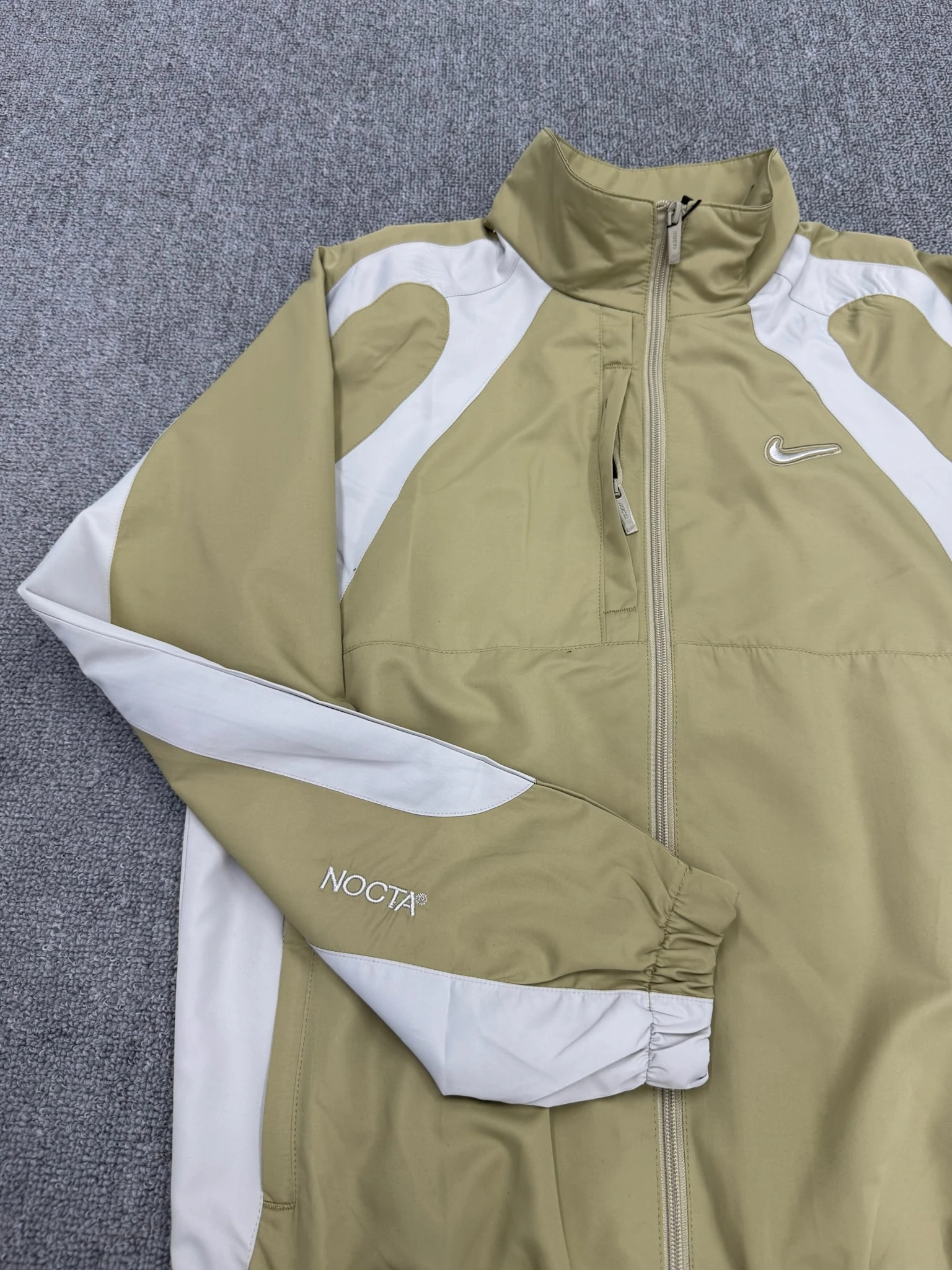 Nocta Fıstık Yeşili Paraşüt Eşofman Takımı