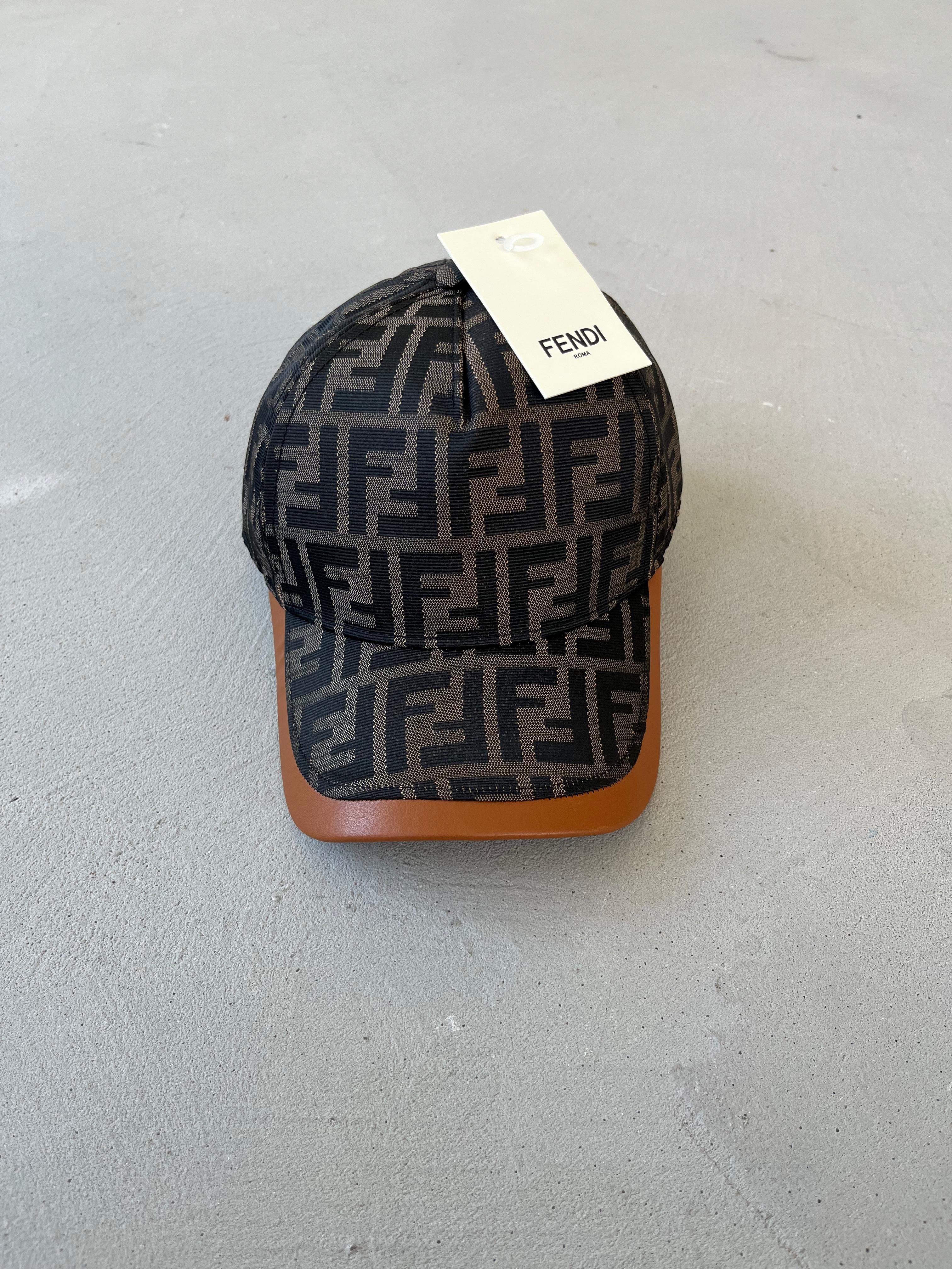 Fendi Şapka