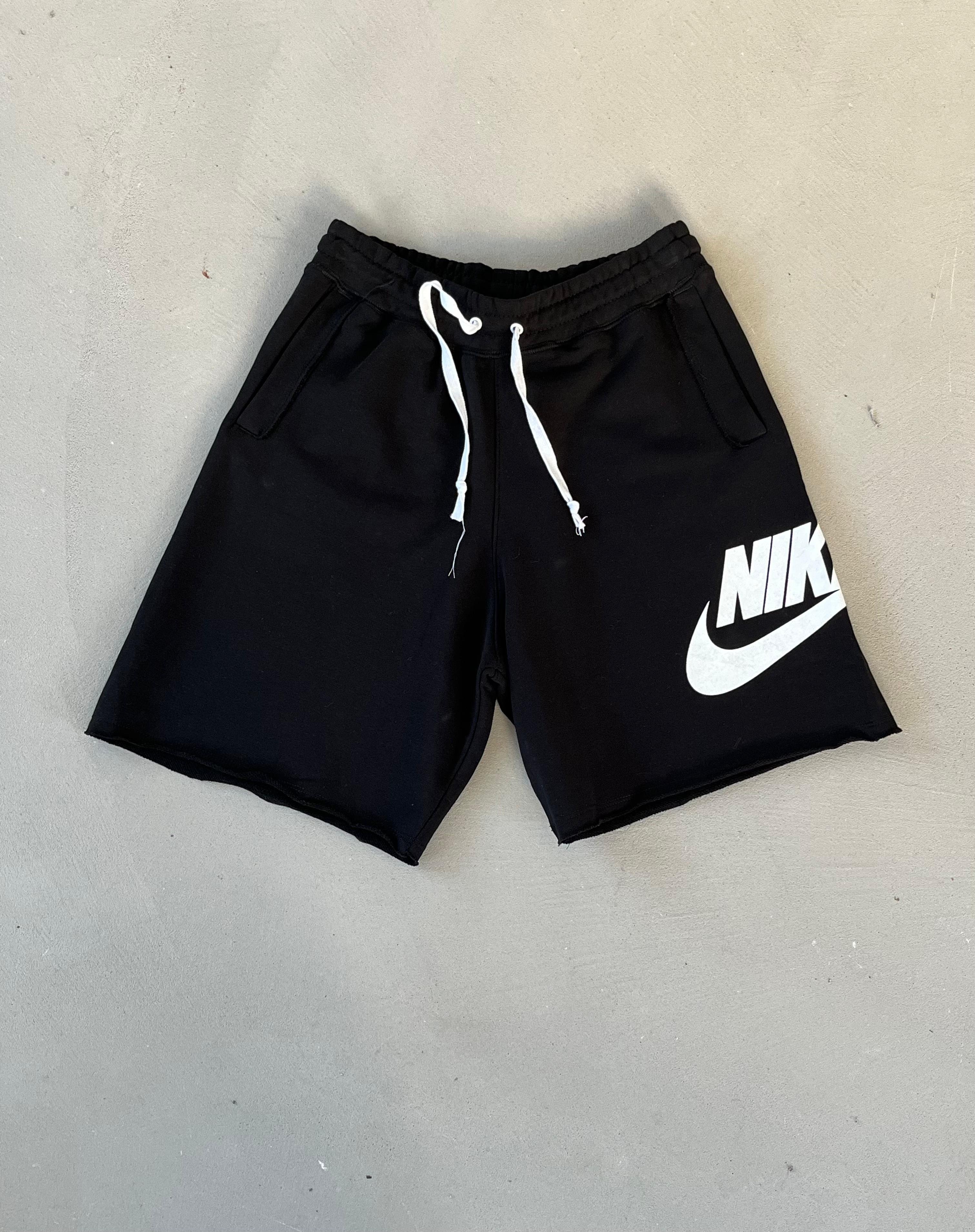 Nike Club Alumni Şort - Siyah