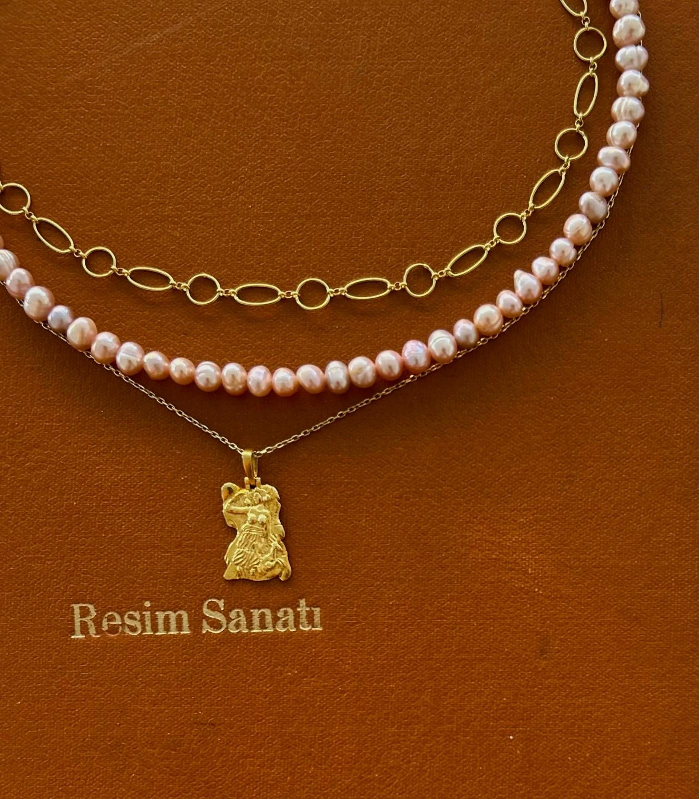 PEMBE İNCİ