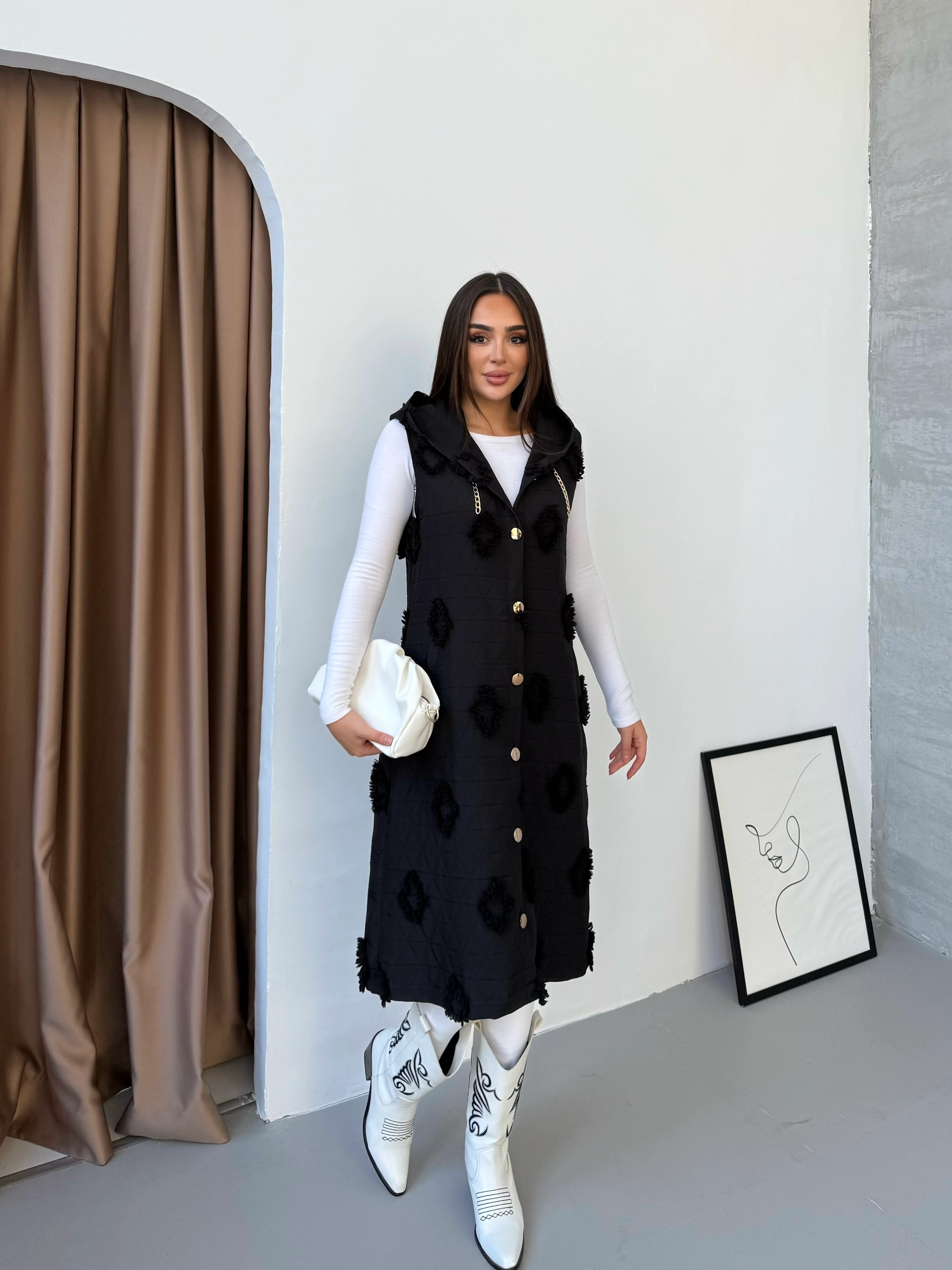 Püsküllü Kapitone Yelek  - Siyah