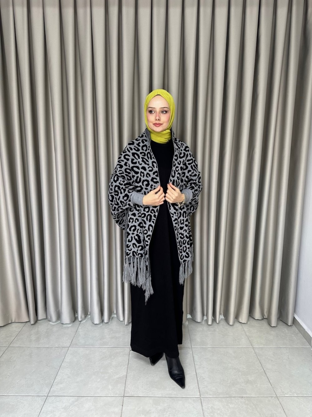 Leopar Kollu Triko Şal Gri