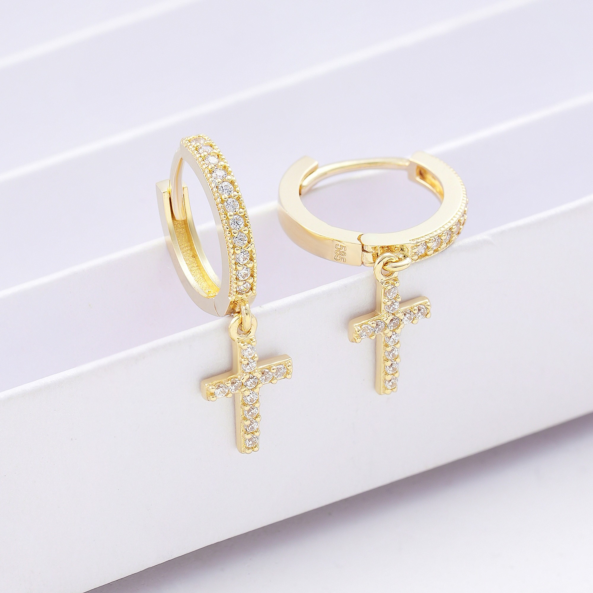 Sallantılı Haç Küpe, Halka Haç Küpe 14Ayar Halka küpe, Cross Huggie Earring,