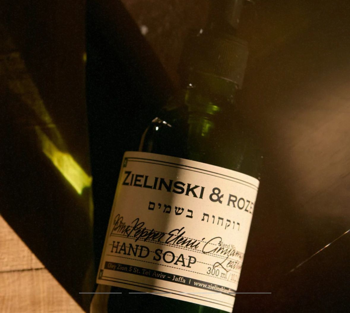 Zielinski & Rozen PINK PEPPER, ELEMI, CINNAMON, LEATHER LIQUID SOAP 300 ML / 10.1 FL.OZ