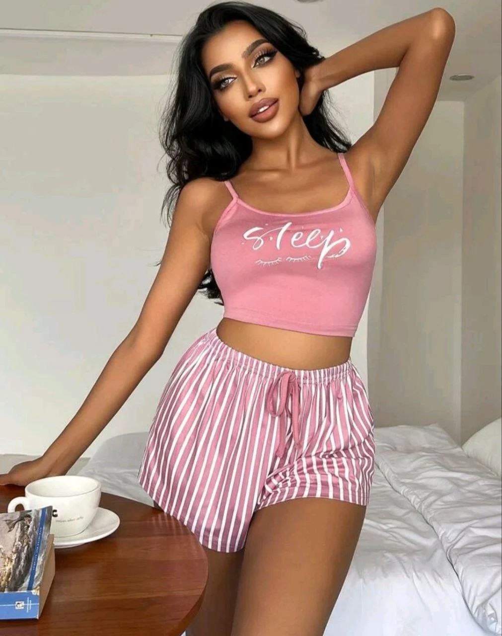 Kadın Pembe Çizgili Askılı Şortlu Pijama Takımı