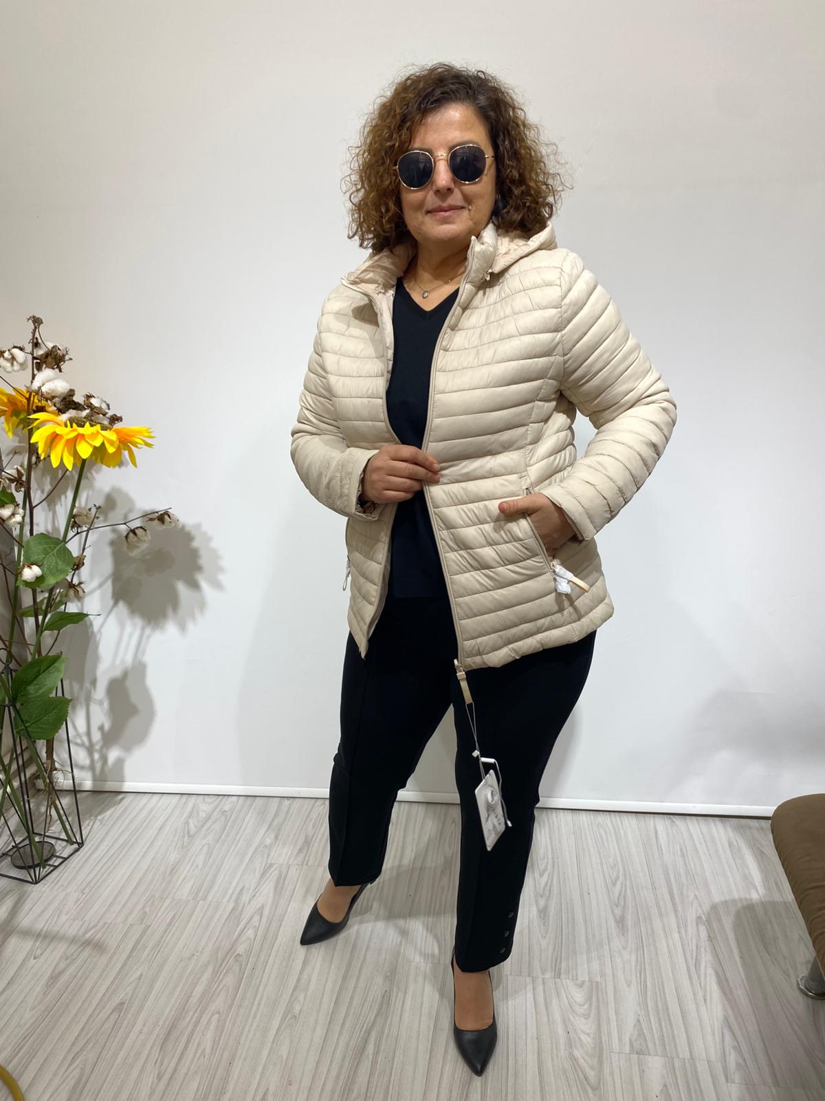 İTALYAN ÇİCT KARAFLI MONT