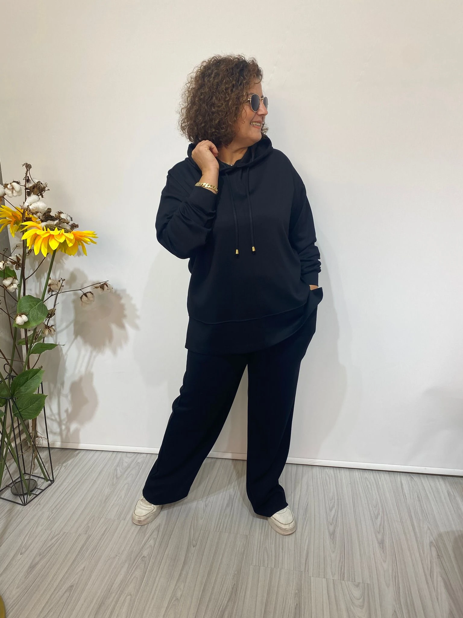 KAPÜŞONLU EŞOFMAN TAKIMI