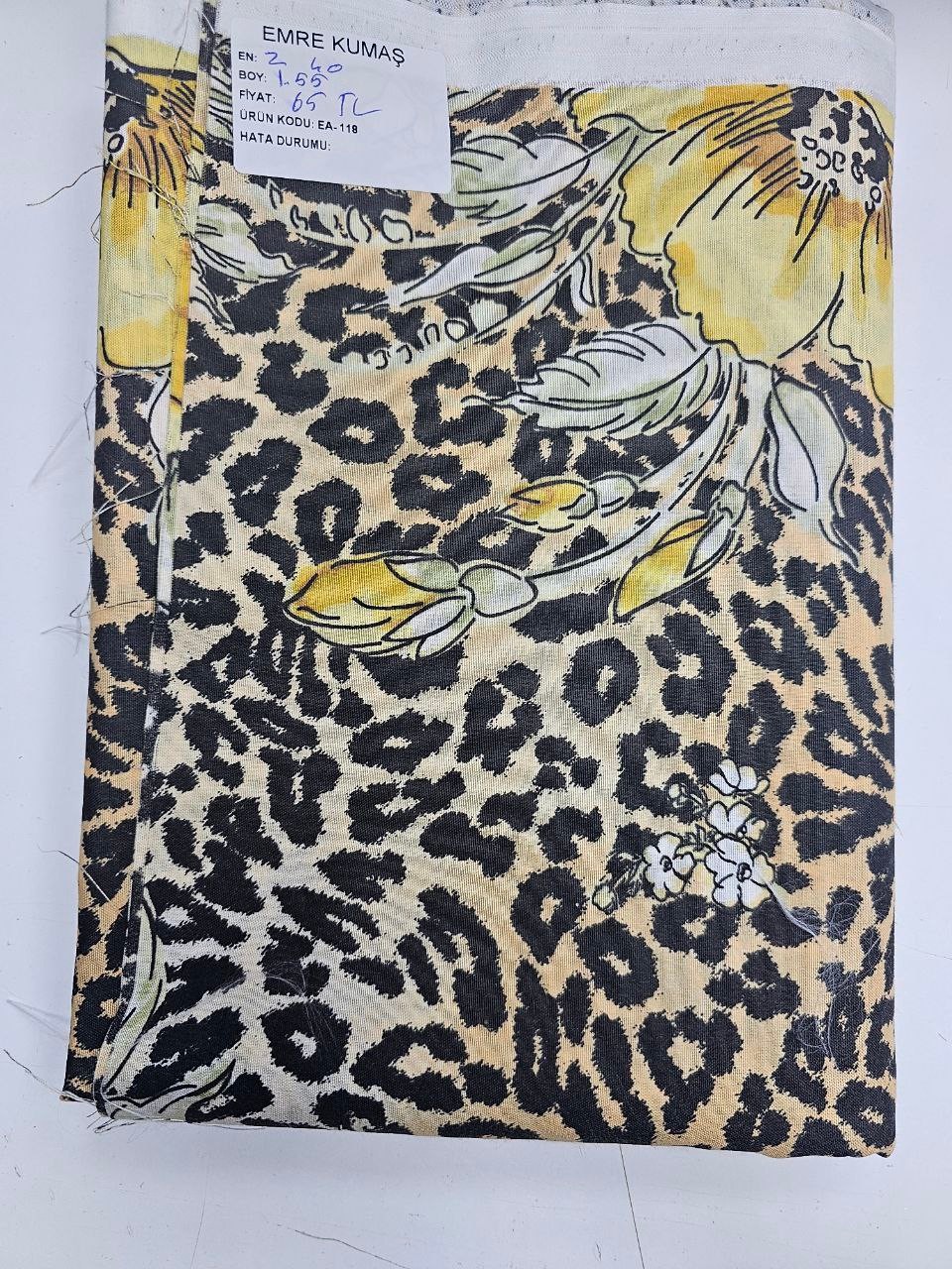 Çiçekli Leopar Desenli Nevresimlik Kumaş