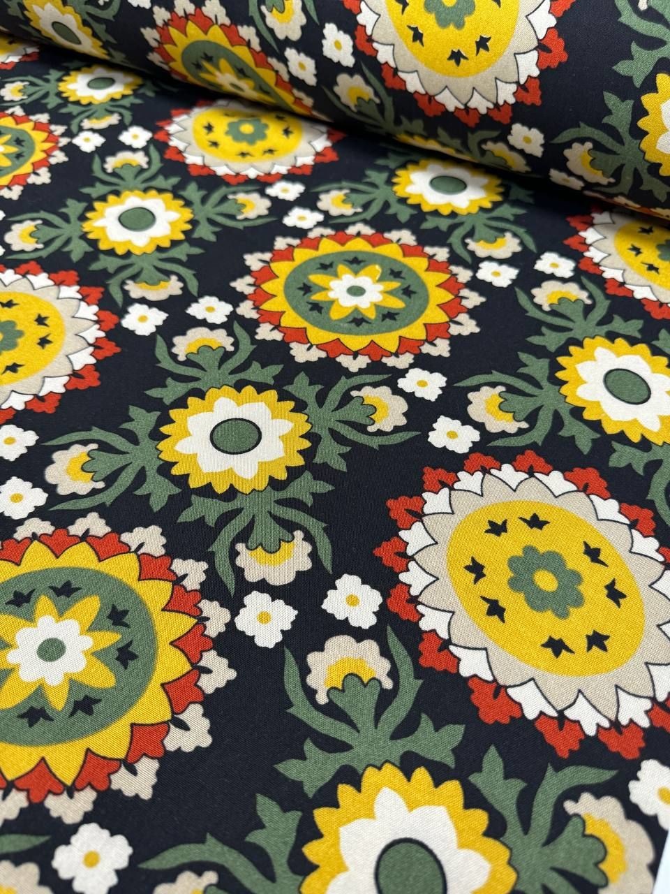 Sarı Motif Desen Pamuklu Empirme Viskon Kumaş