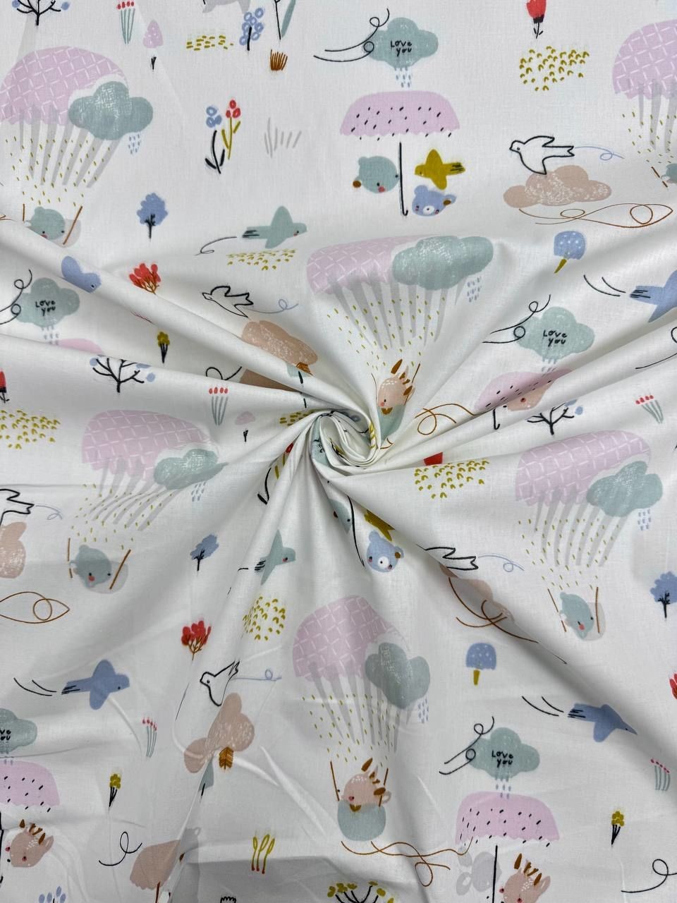 Uçan Kuş Desenli Poplin Kumaş