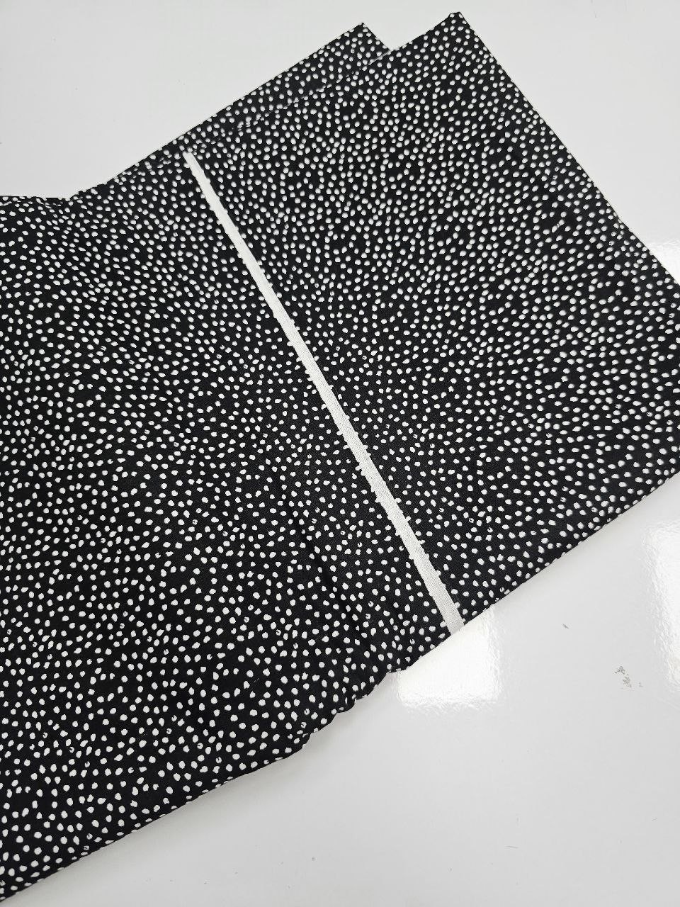 Mini Puantiye Desenli Giyimlik Poplin Kumaş
